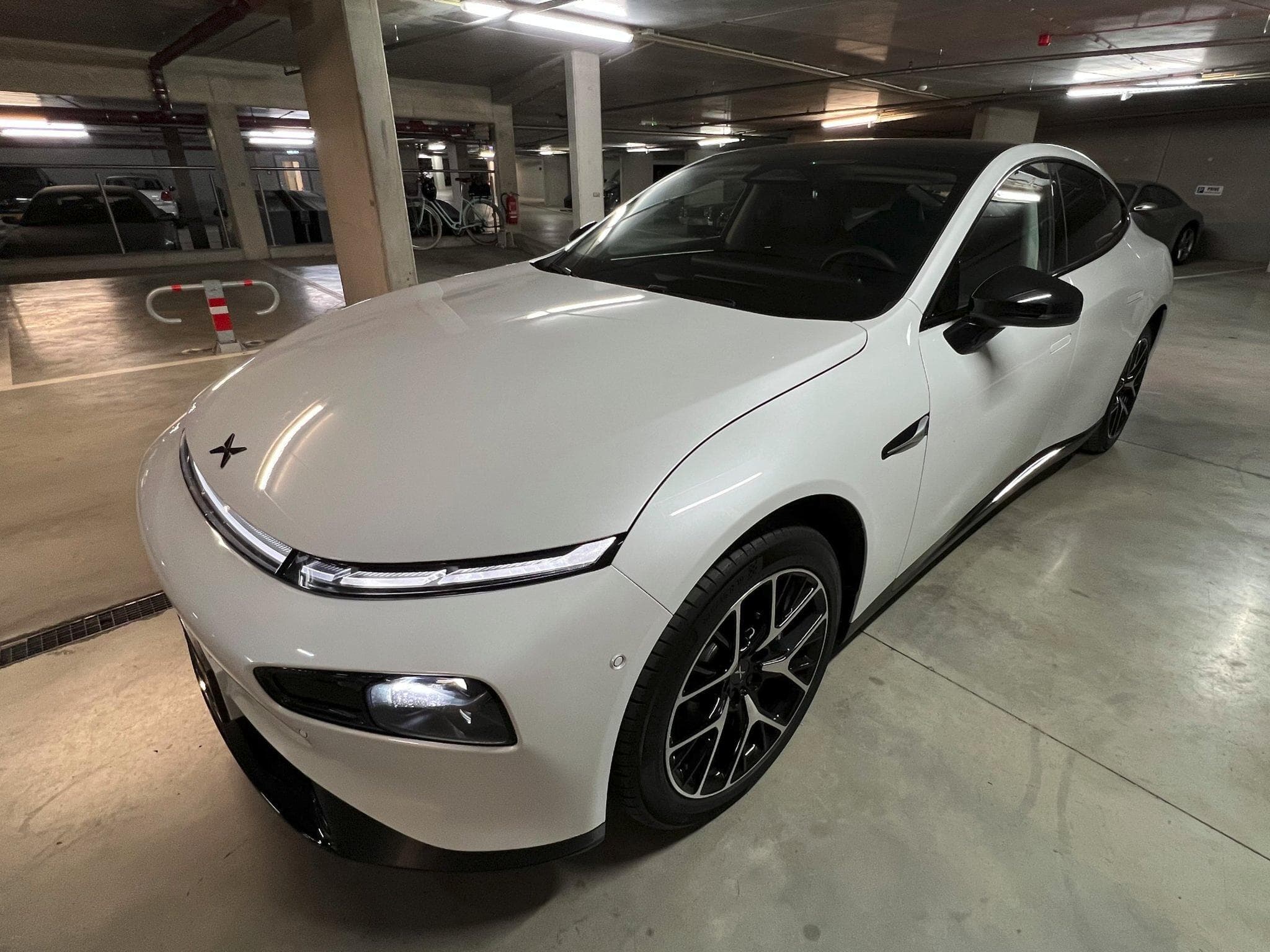 Xpeng P7 AWD Performance (2025) - Foto 3