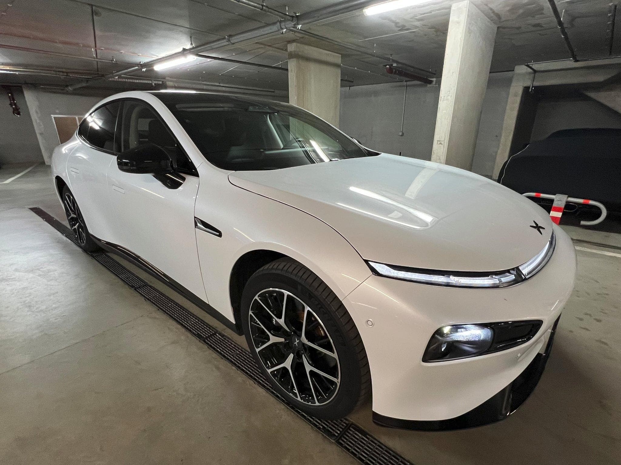 Xpeng P7 AWD Performance (2025) - Foto 4