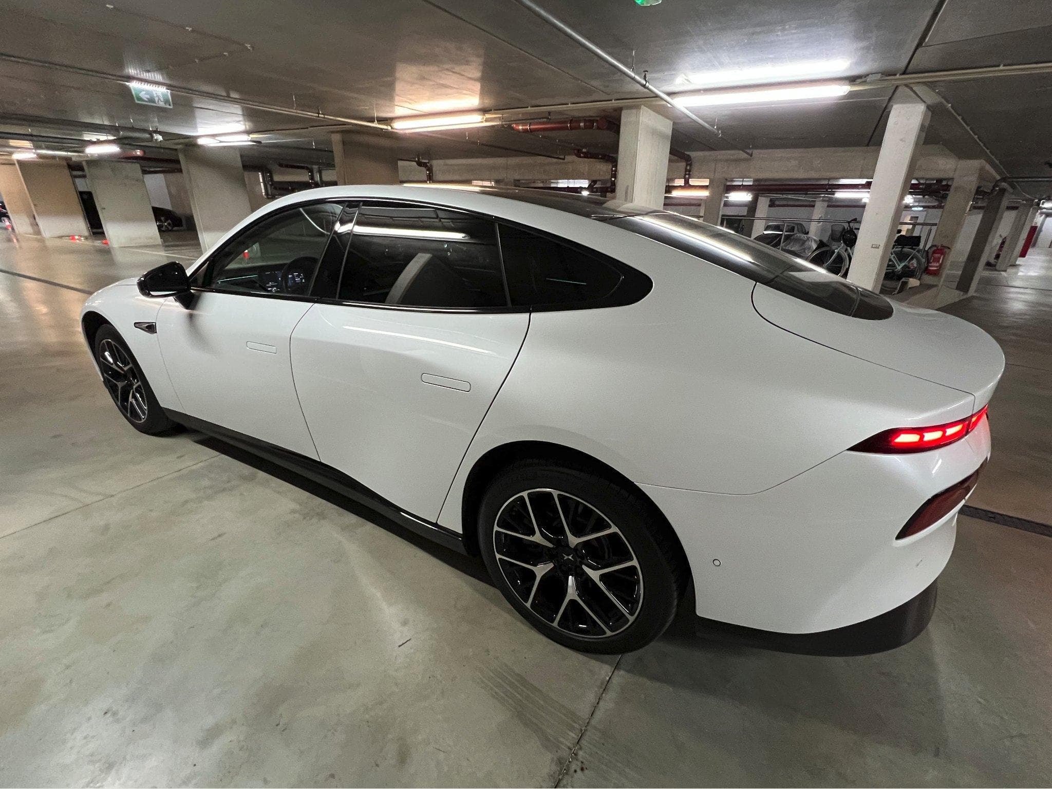 Xpeng P7 AWD Performance (2025) - Foto 6