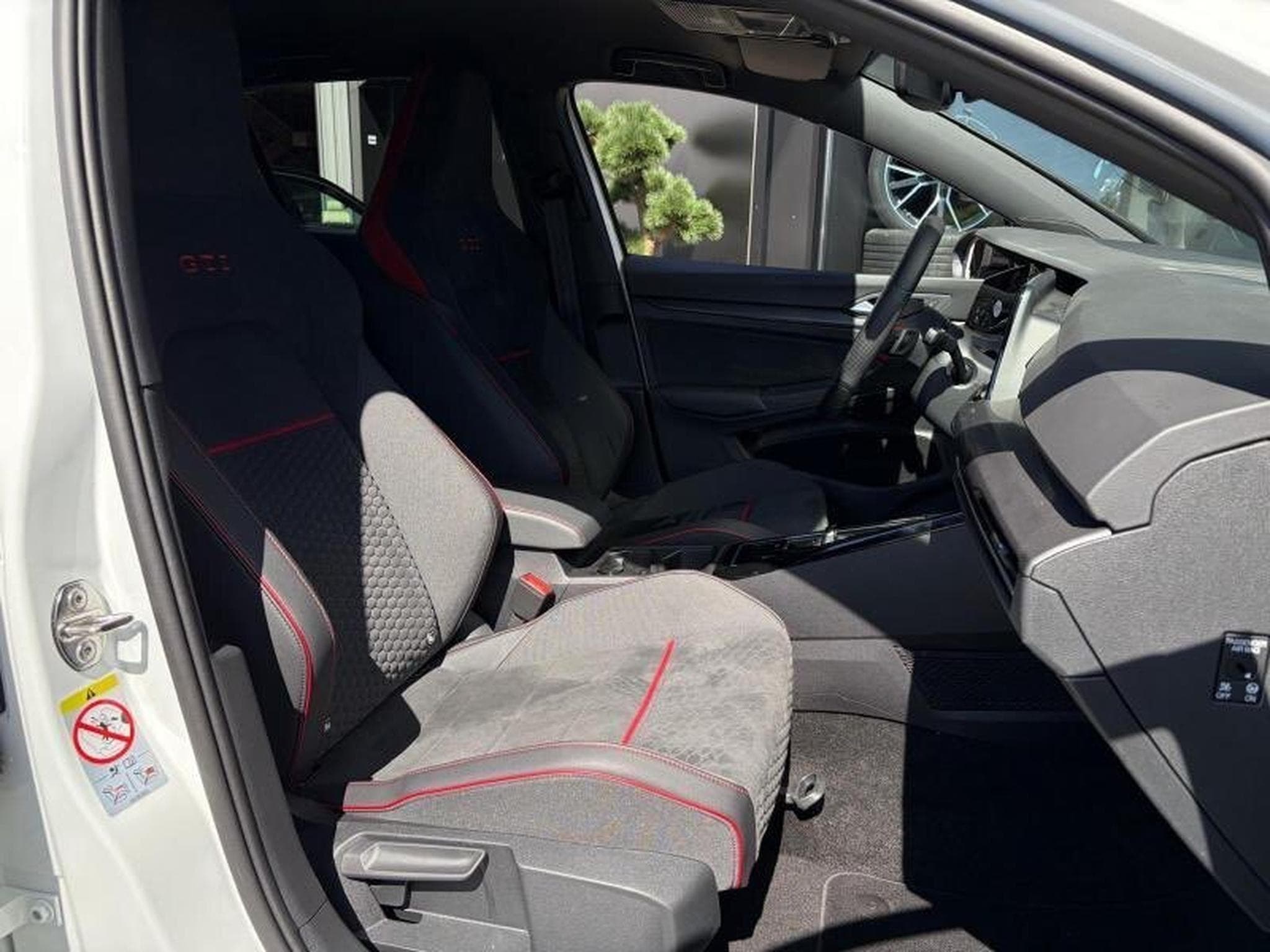 VW GTI GOLF 8 GTI CLUBSPORT 2.0L TSI 300CV AKRAPOVIC (2023) - Foto 9