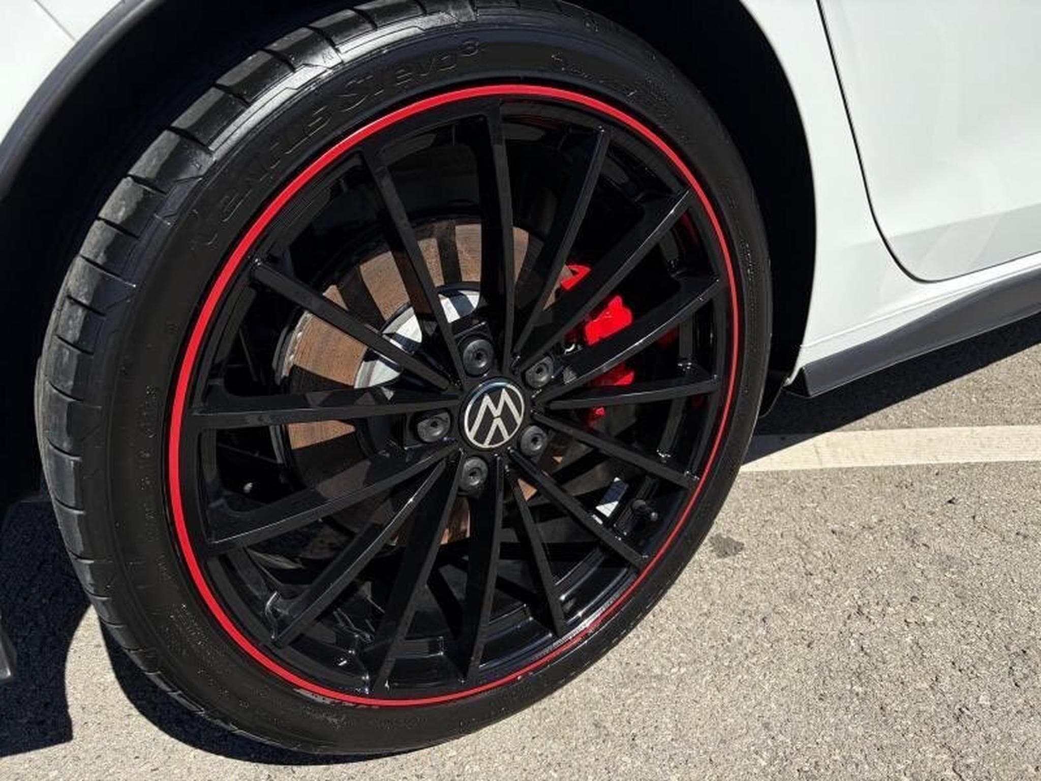 VW GTI GOLF 8 GTI CLUBSPORT 2.0L TSI 300CV AKRAPOVIC (2023) - Foto 14