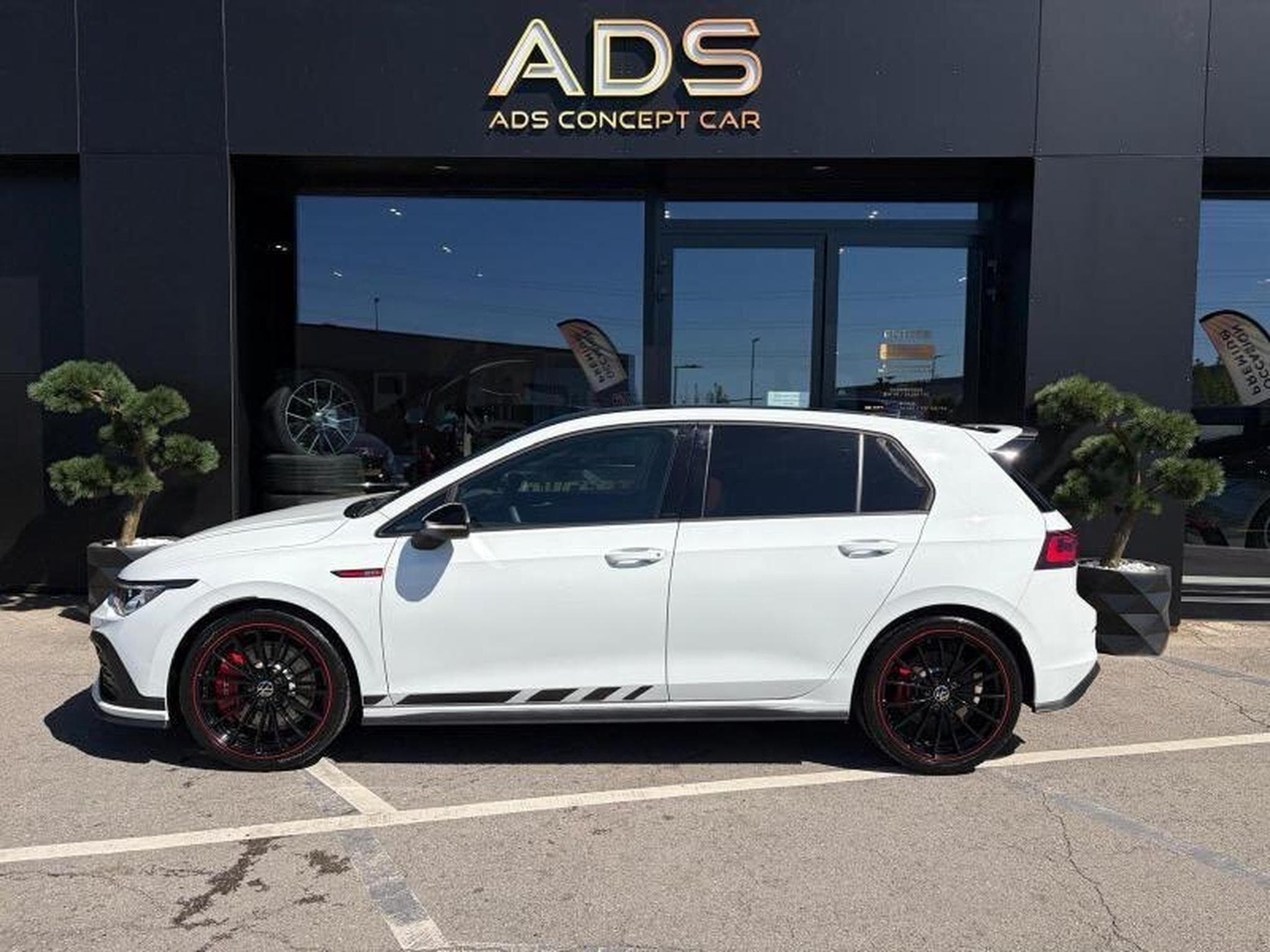 VW GTI GOLF 8 GTI CLUBSPORT 2.0L TSI 300CV AKRAPOVIC (2023) - Foto 2