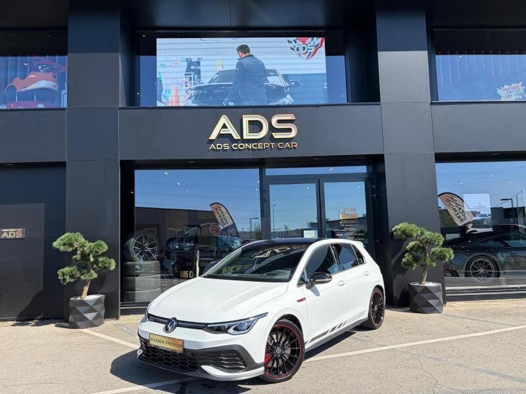 VW GTI GOLF 8 GTI CLUBSPORT 2.0L TSI 300CV AKRAPOVIC (2023) - Foto 15