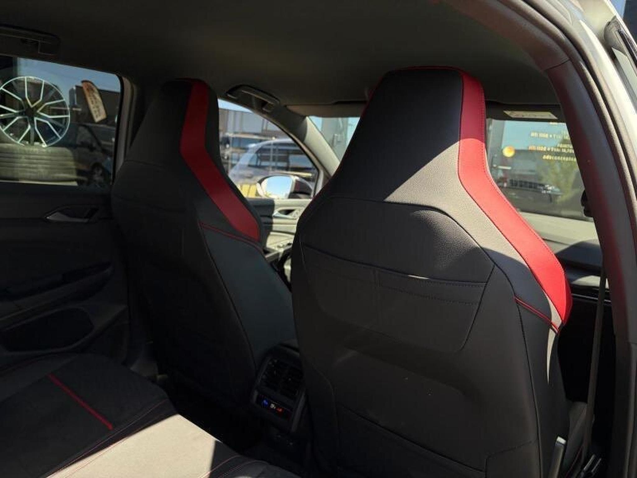 VW GTI GOLF 8 GTI CLUBSPORT 2.0L TSI 300CV AKRAPOVIC (2023) - Foto 10