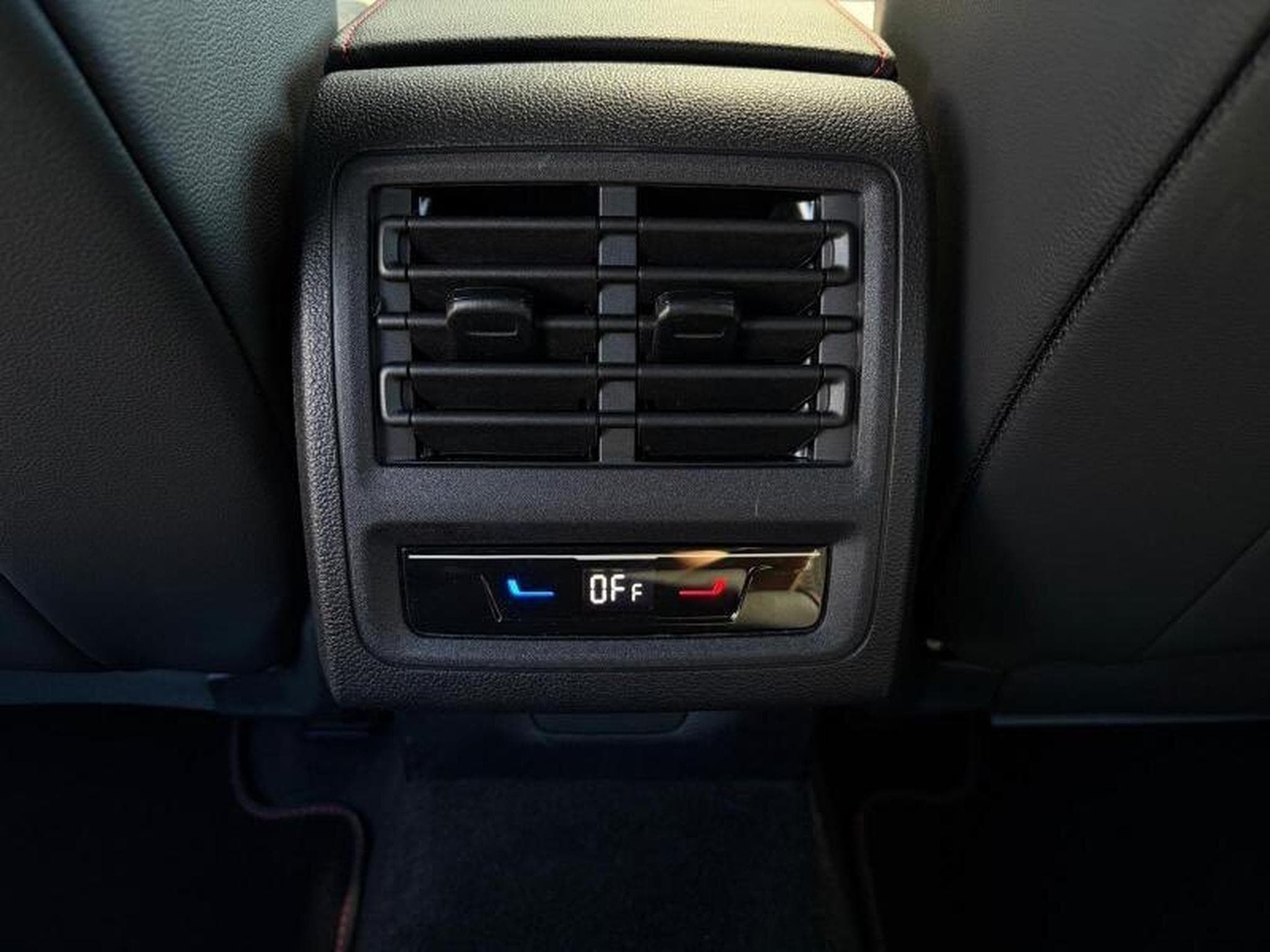 VW GTI GOLF 8 GTI CLUBSPORT 2.0L TSI 300CV AKRAPOVIC (2023) - Foto 11