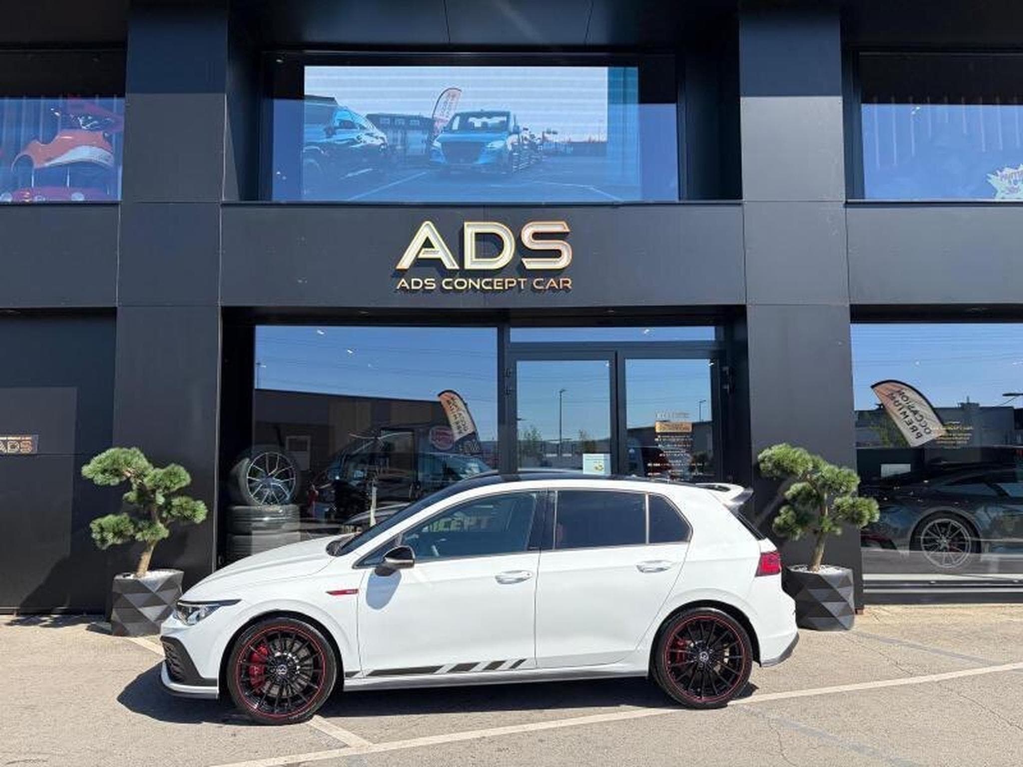 VW GTI GOLF 8 GTI CLUBSPORT 2.0L TSI 300CV AKRAPOVIC (2023) - Foto 16