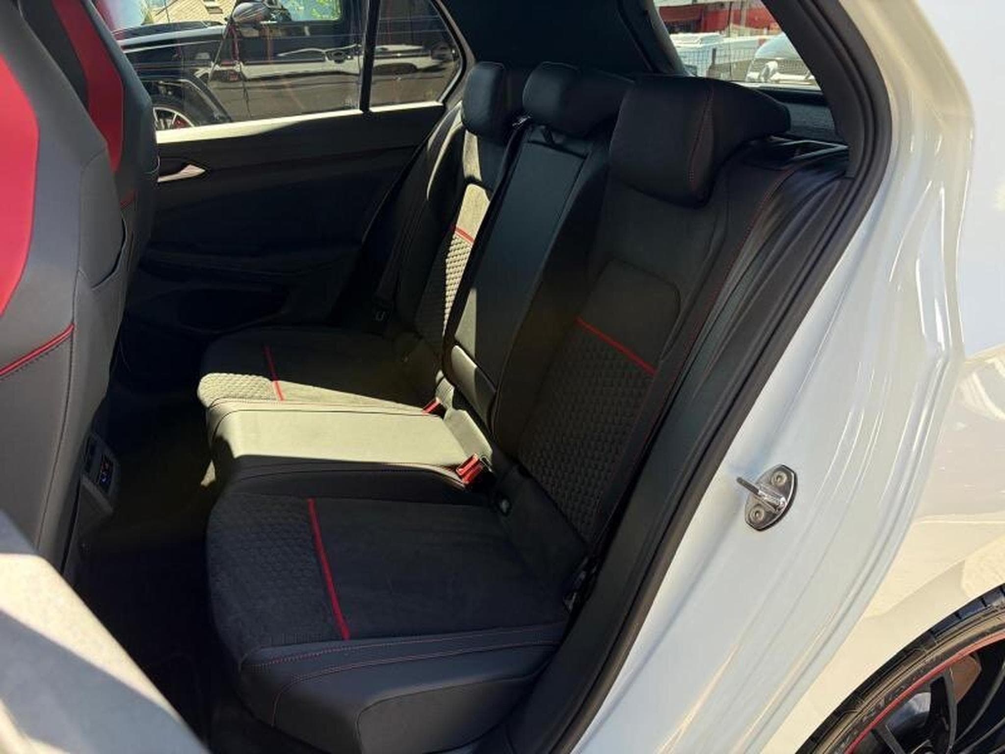 VW GTI GOLF 8 GTI CLUBSPORT 2.0L TSI 300CV AKRAPOVIC (2023) - Foto 12