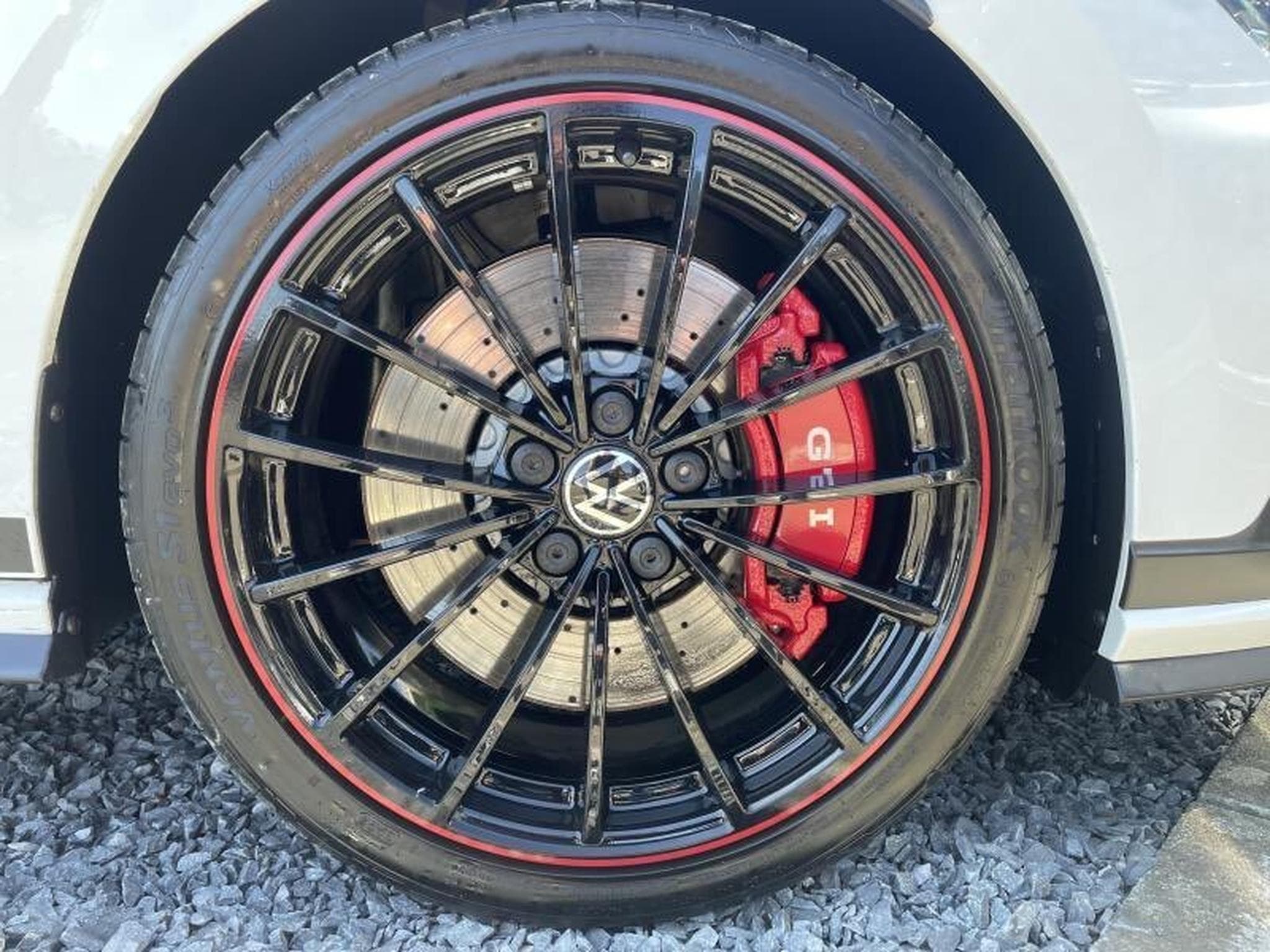 VW GTI GOLF 8 GTI CLUBSPORT 2.0L TSI 300CV AKRAPOVIC (2023) - Foto 4