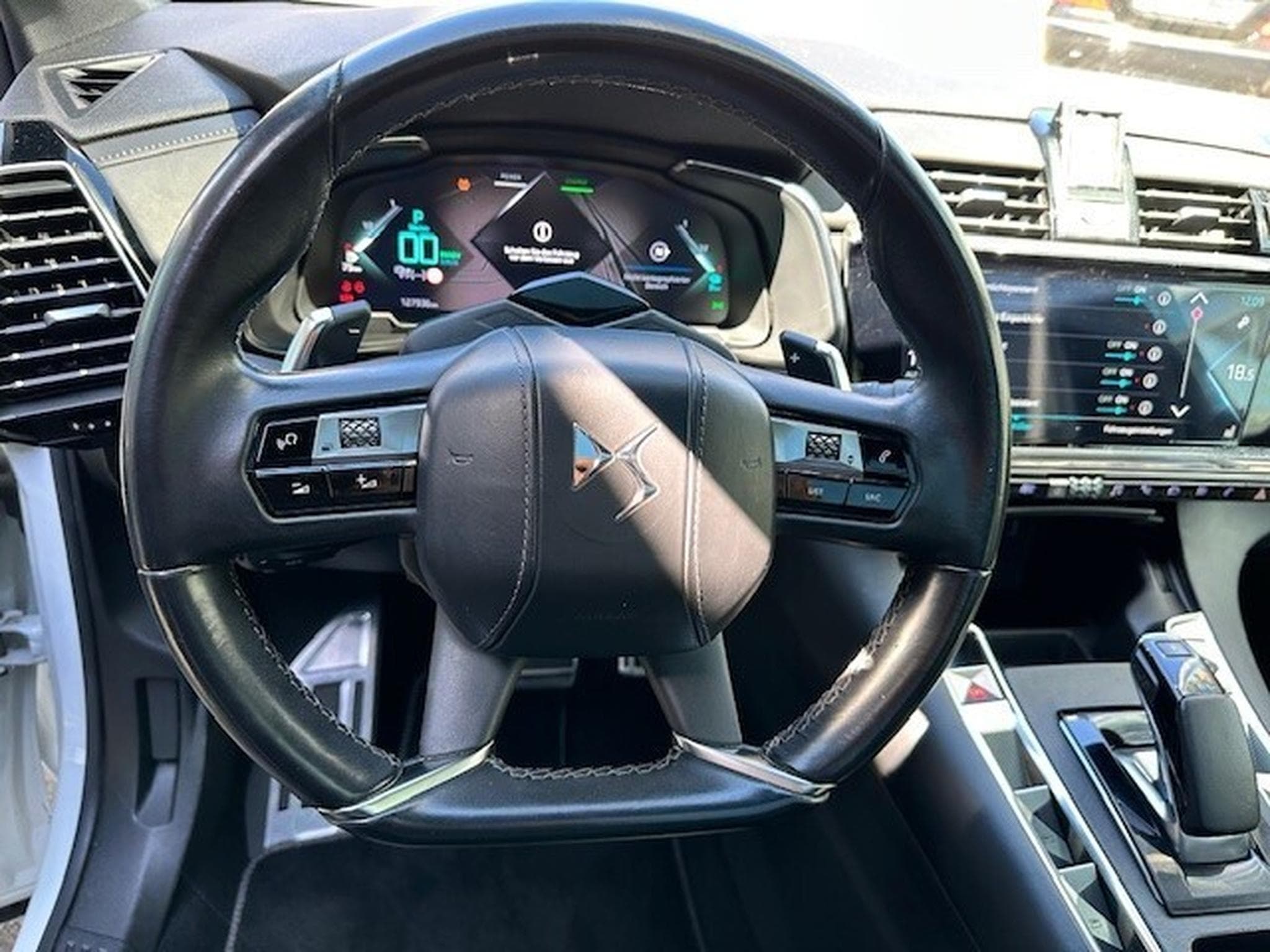 DS Automobiles DS7 Crossback E tense 4x4 300CH OPERA (2021) - Foto 14