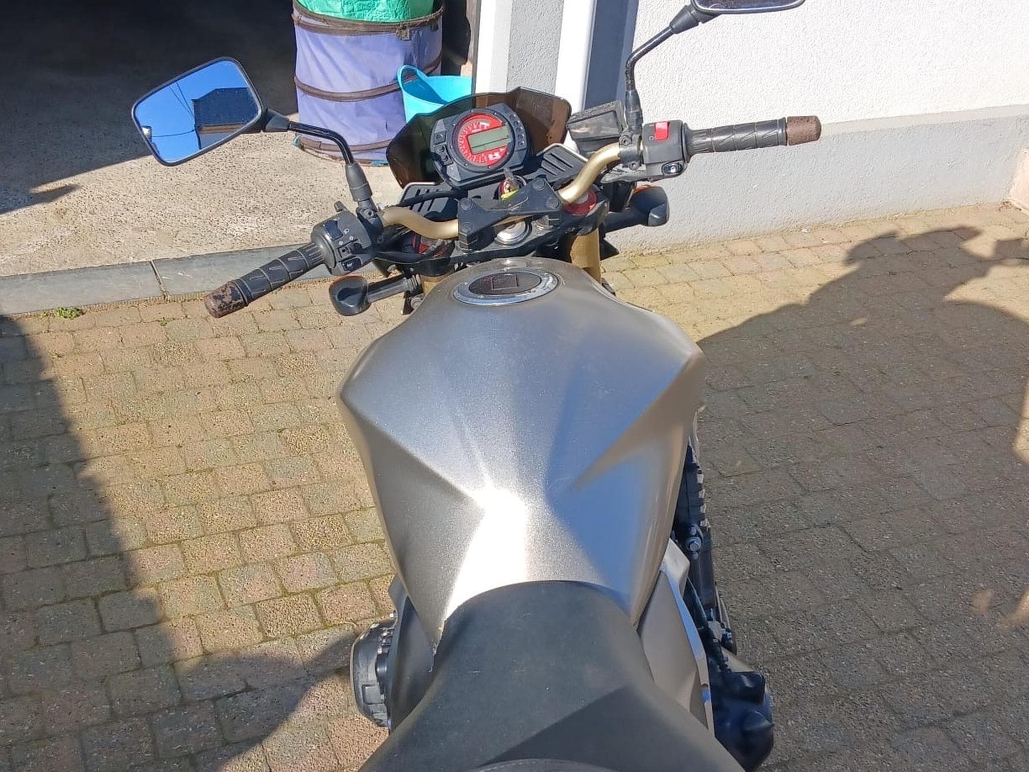 Kawasaki Z1000 SX (2005) - Photo 3