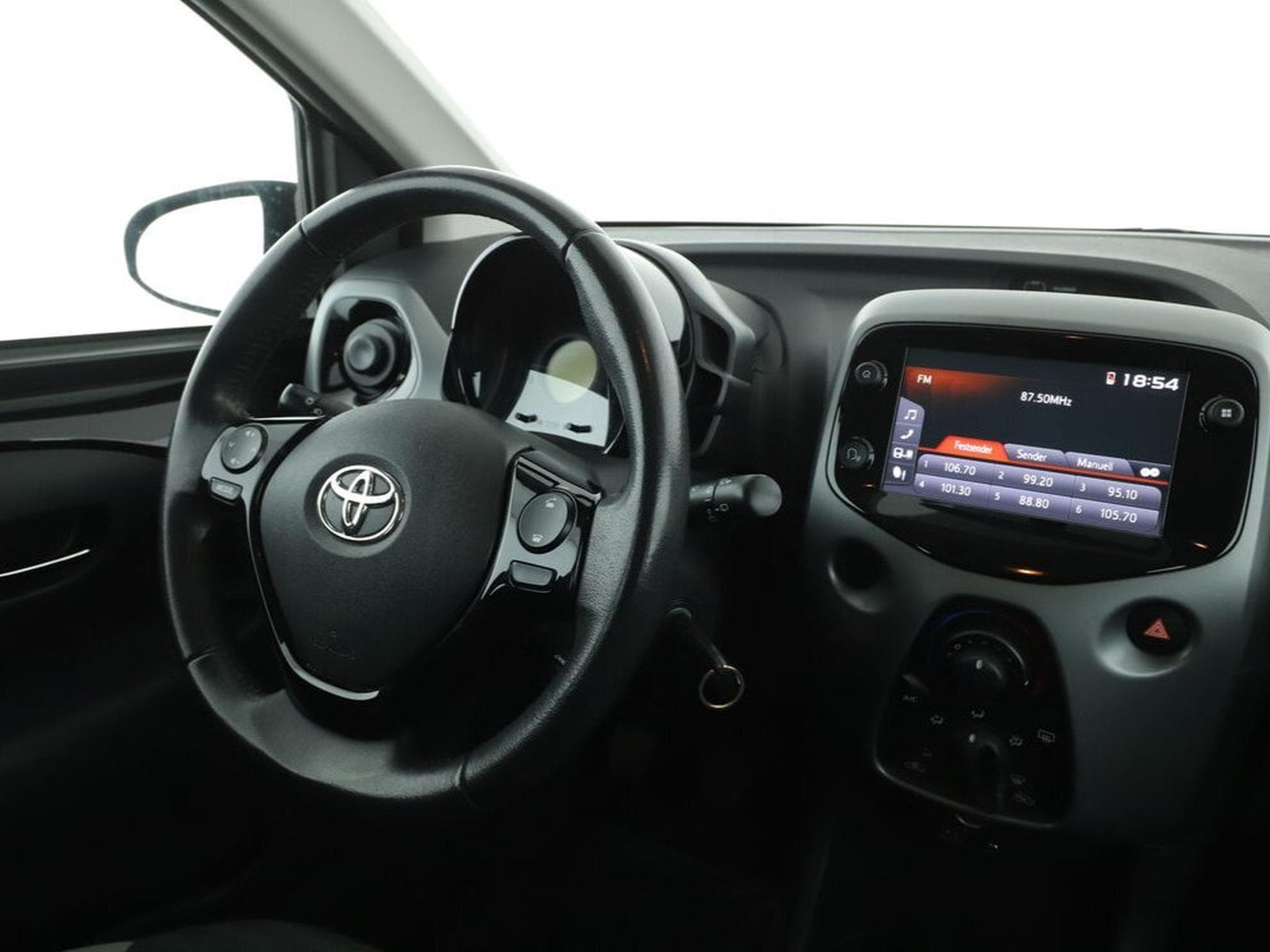 Toyota Aygo 5-Gang AutomatMultiMode Team Deutschland (2020) - Photo 9