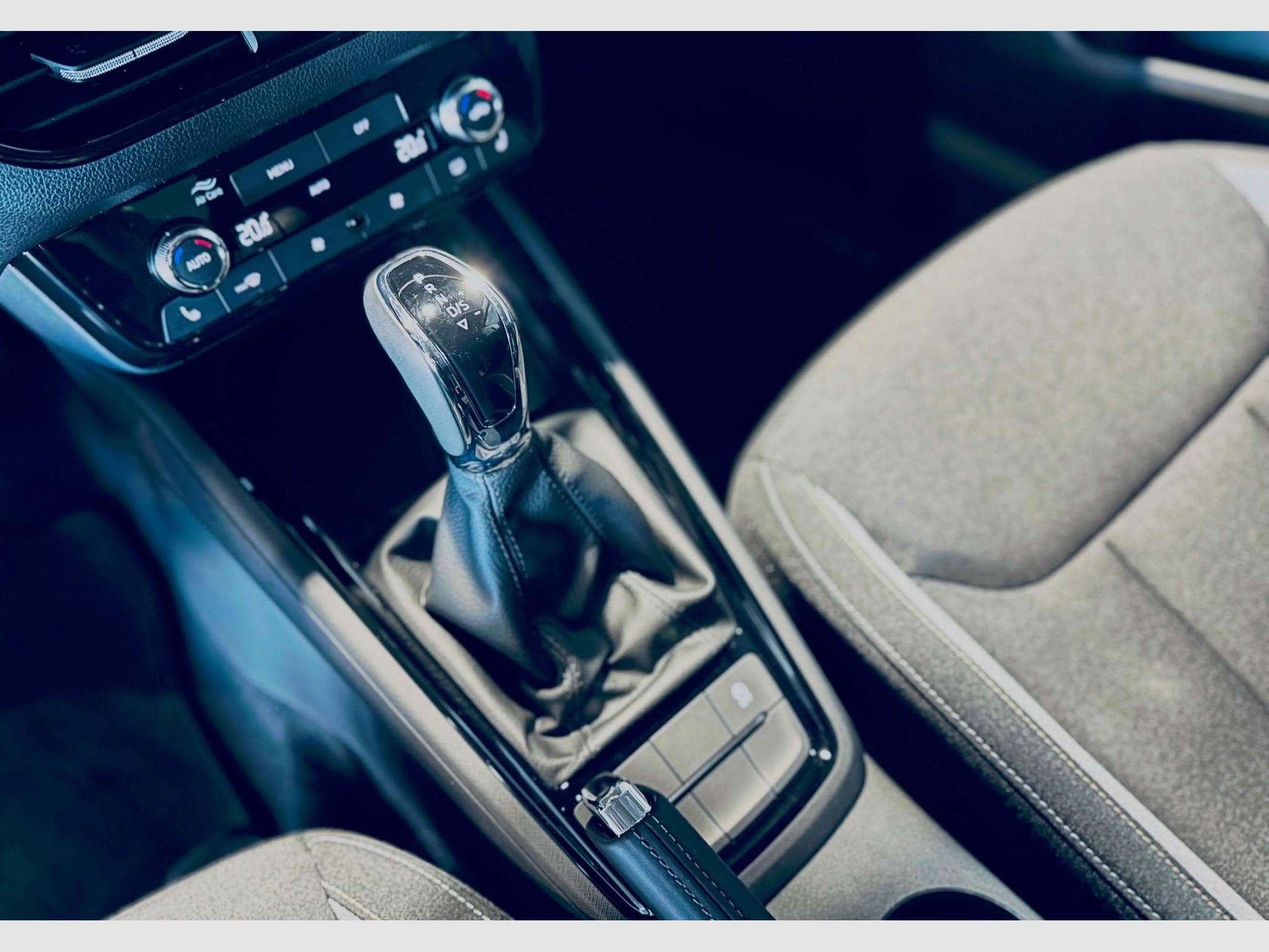 Skoda Kamiq KAMIQ SELECTION TSI DSG (2025) - Photo 10