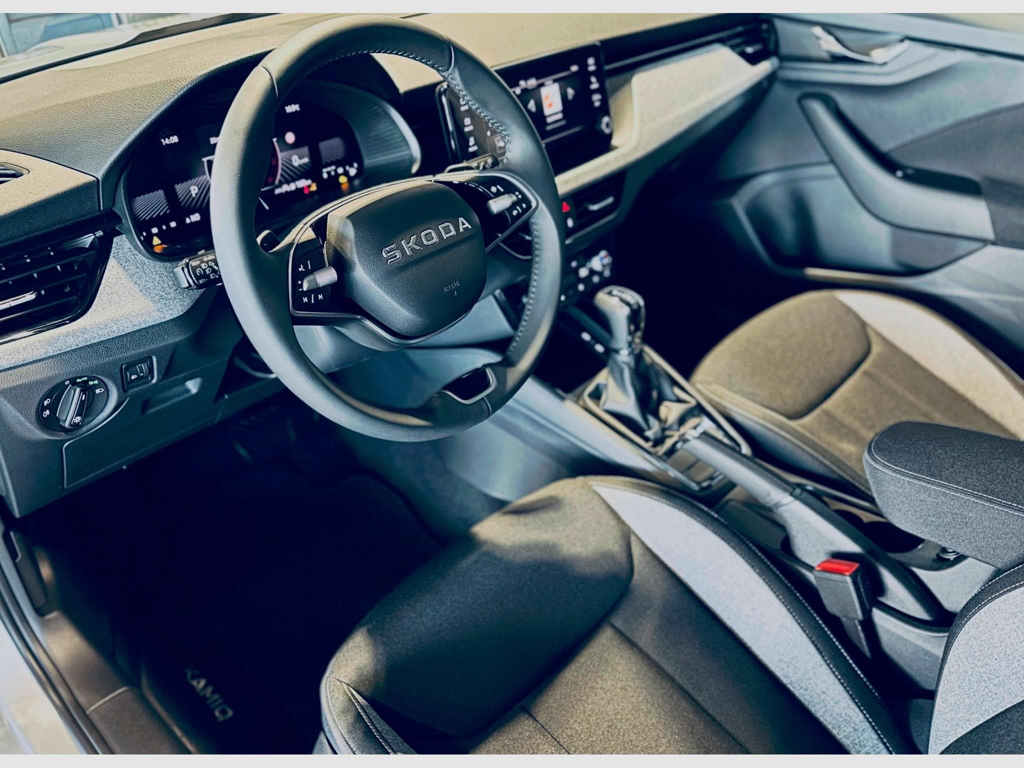 Skoda Kamiq KAMIQ SELECTION TSI DSG (2025) - Photo 8