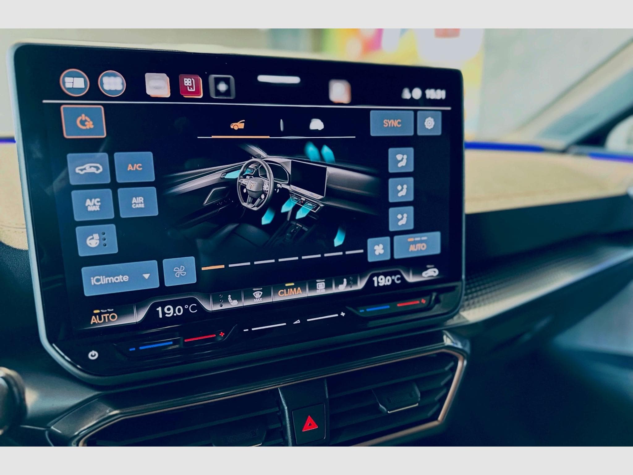 Cupra Leon LEON SPORTSTOURER eTSI DSG (2026) - Photo 13