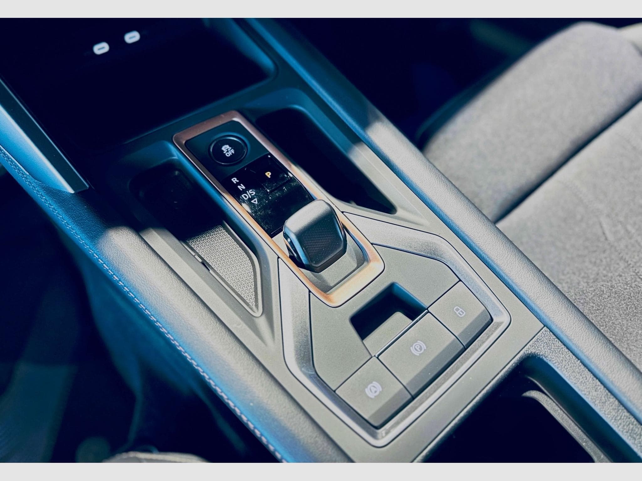 Cupra Leon LEON SPORTSTOURER eTSI DSG (2026) - Photo 11