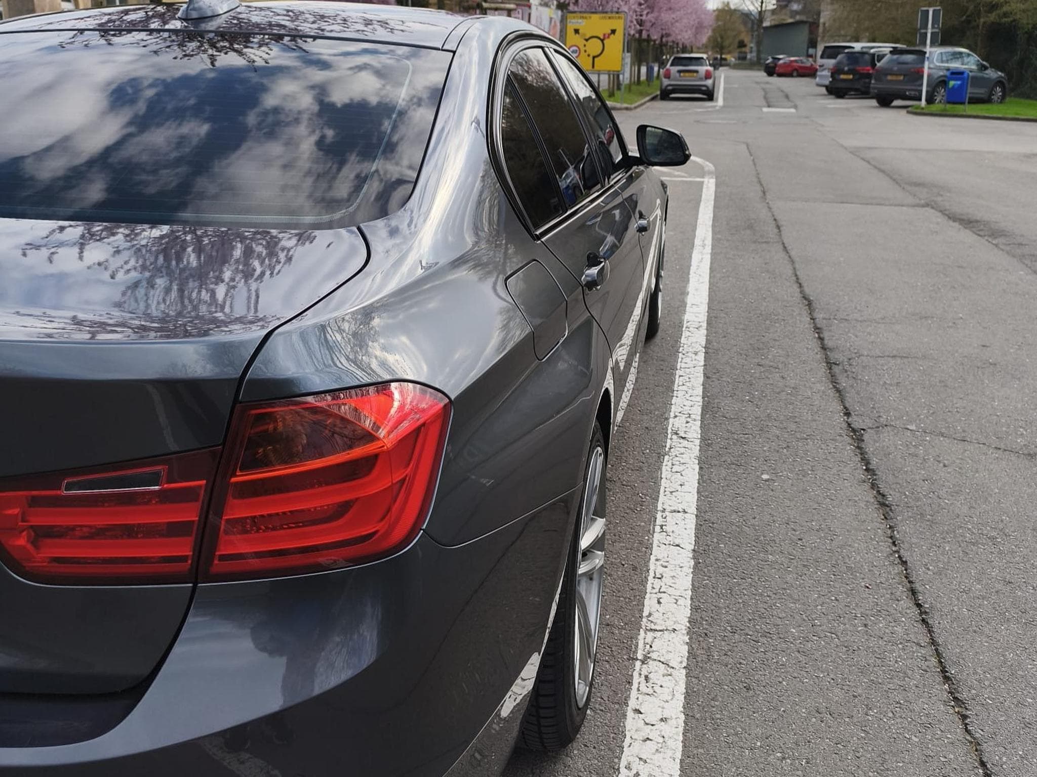 BMW 318 Sport (2014) - Photo 3