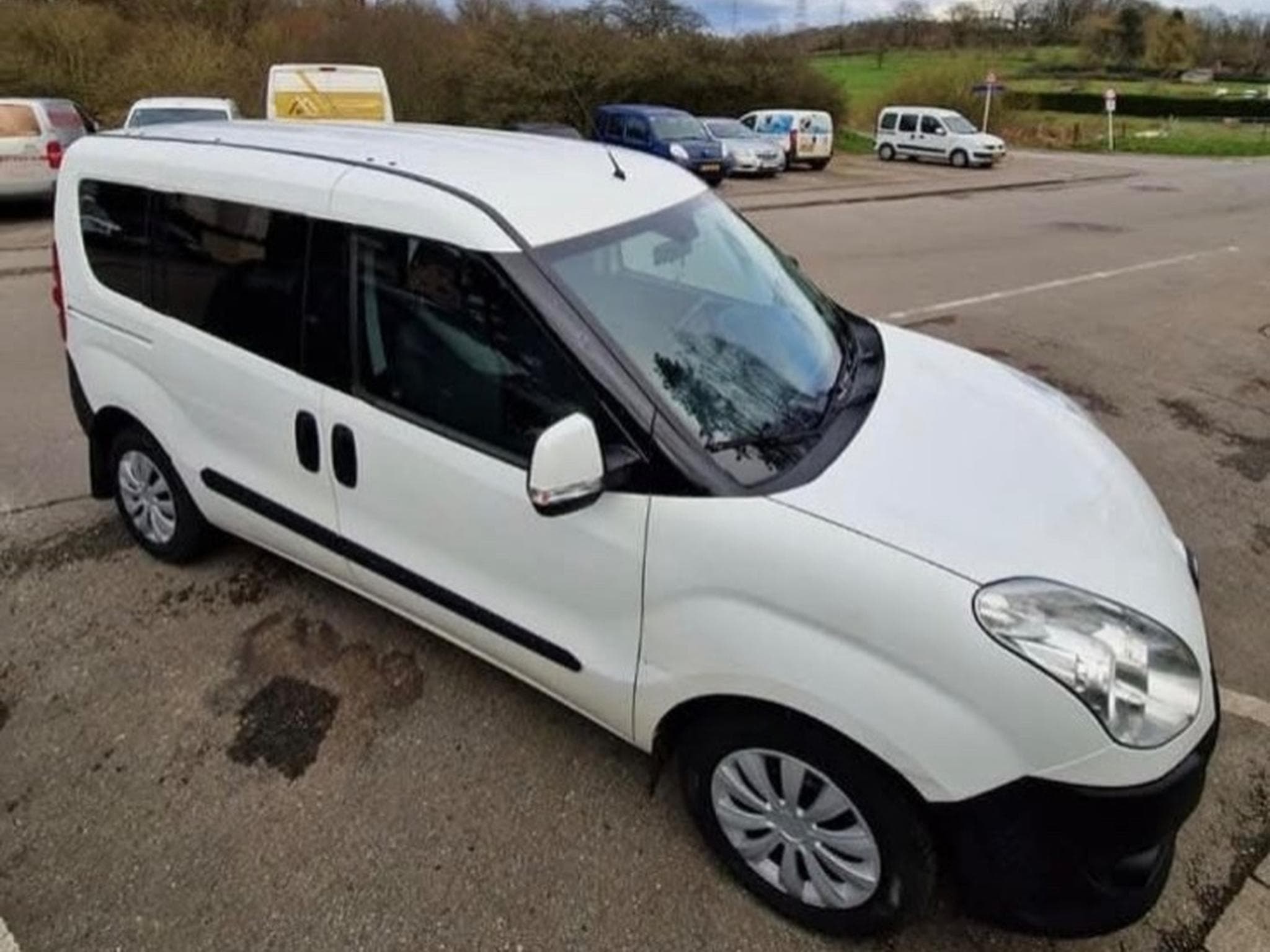Fiat Doblo (2014) - Photo 2