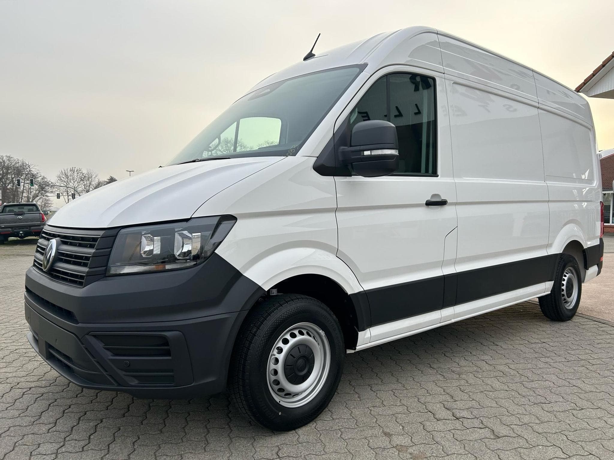 VW Crafter 30 2.0 TDI (2026) - Foto 1