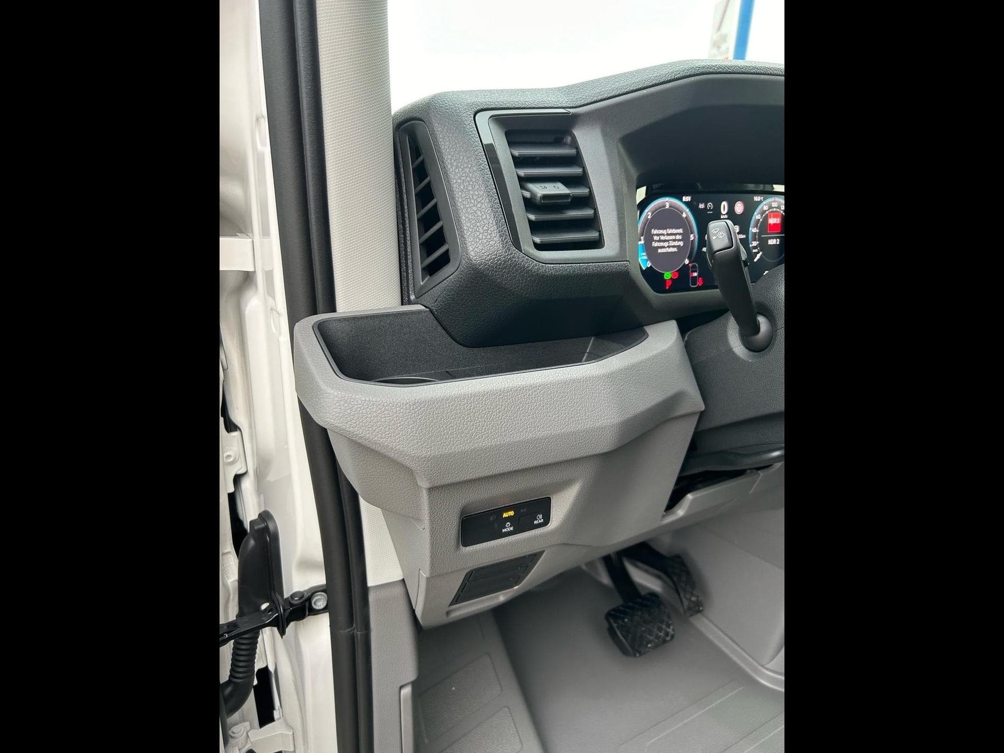 VW Crafter 30 2.0 TDI (2026) - Foto 4