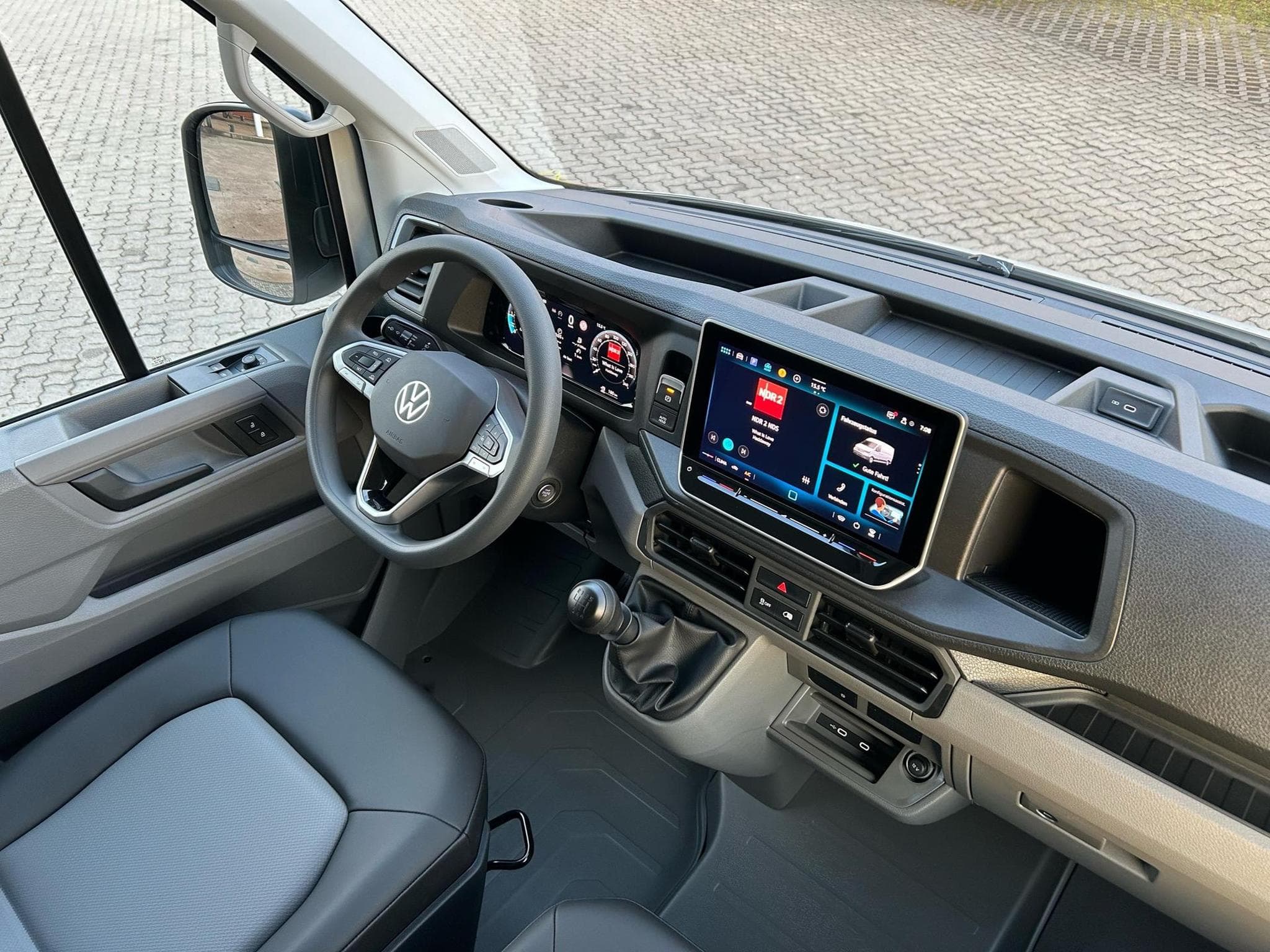 VW Crafter 30 2.0 TDI (2026) - Foto 7