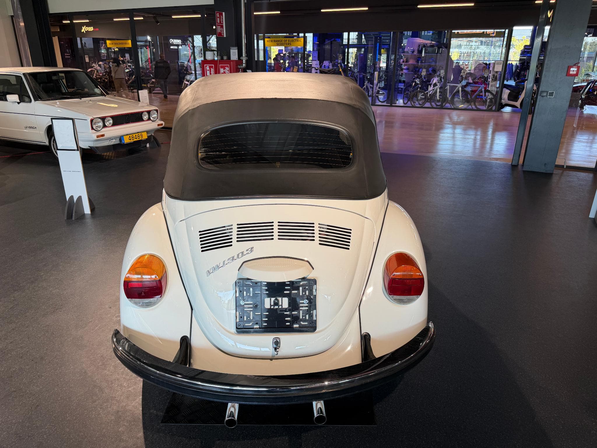 VW Coccinelle 1303 LS 1.6 (1979) - Foto 12