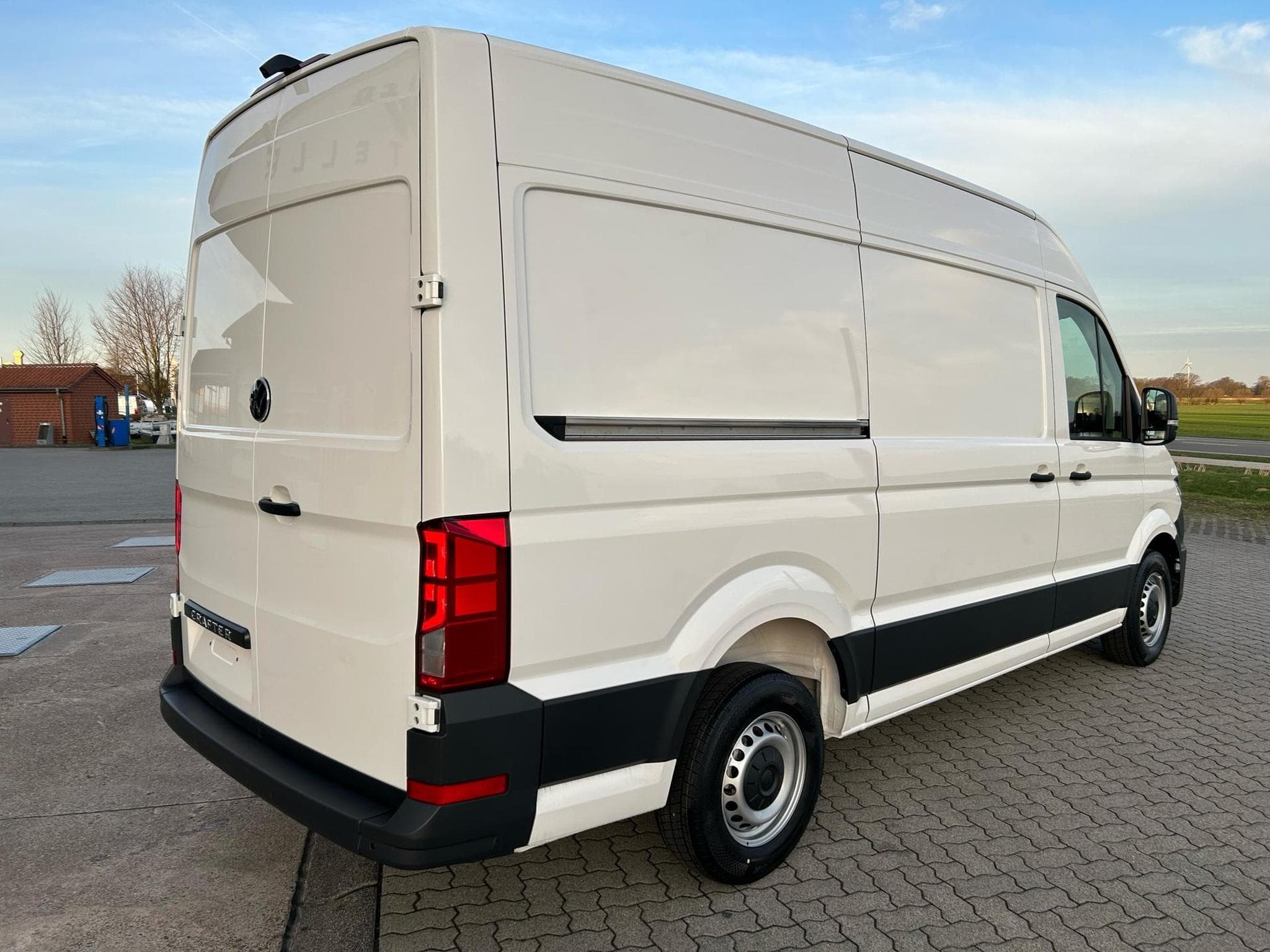 VW Crafter 30 2.0 TDI (2026) - Foto 19