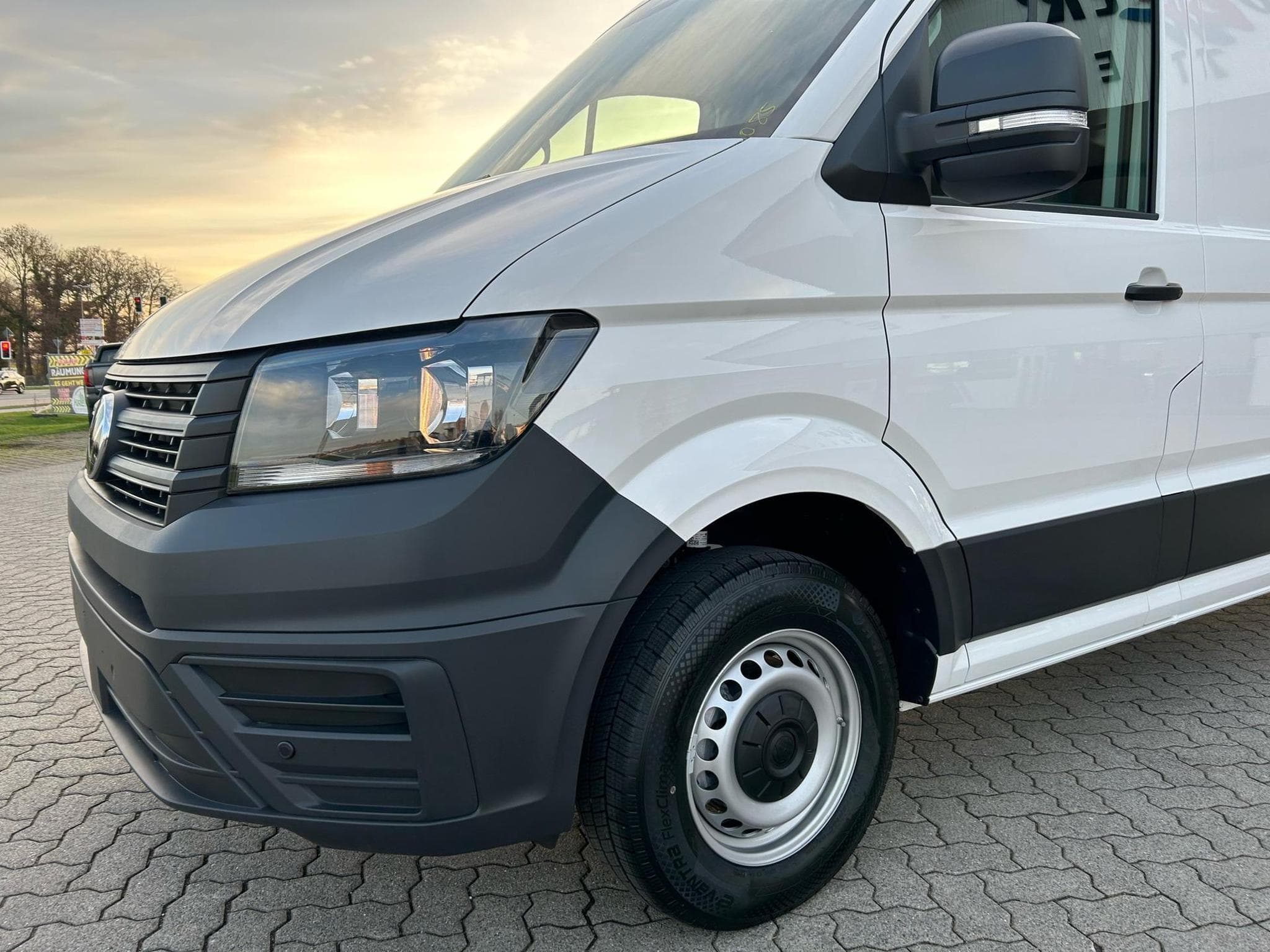 VW Crafter 30 2.0 TDI (2026) - Foto 2