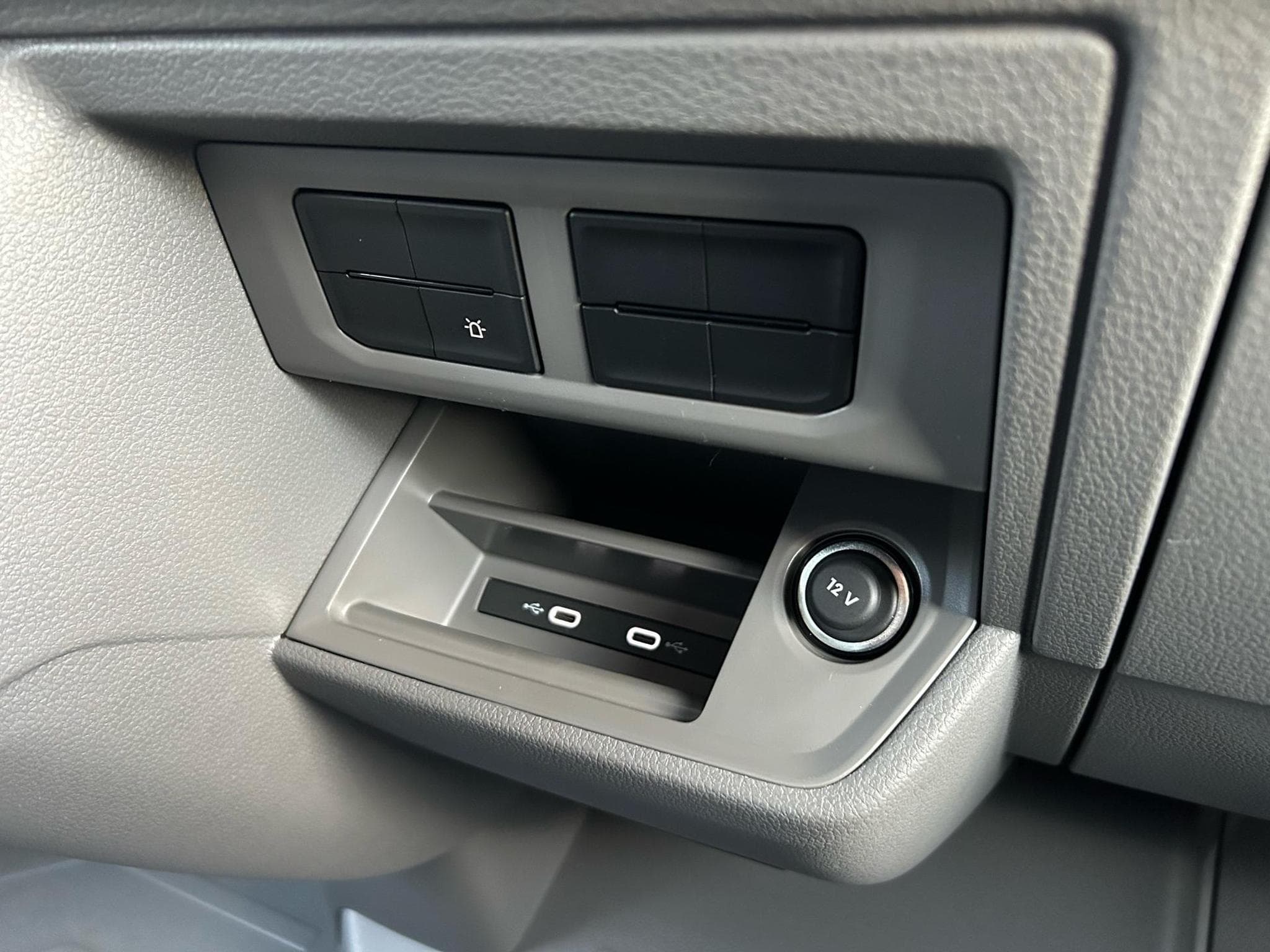 VW Crafter 30 2.0 TDI (2026) - Foto 9