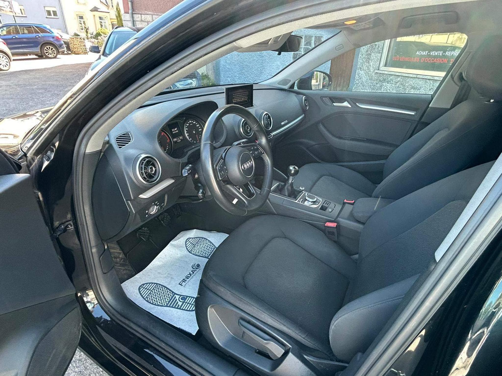 Audi A3 1.6 TDI 110CV SPORTBACK (2016) - Photo 8