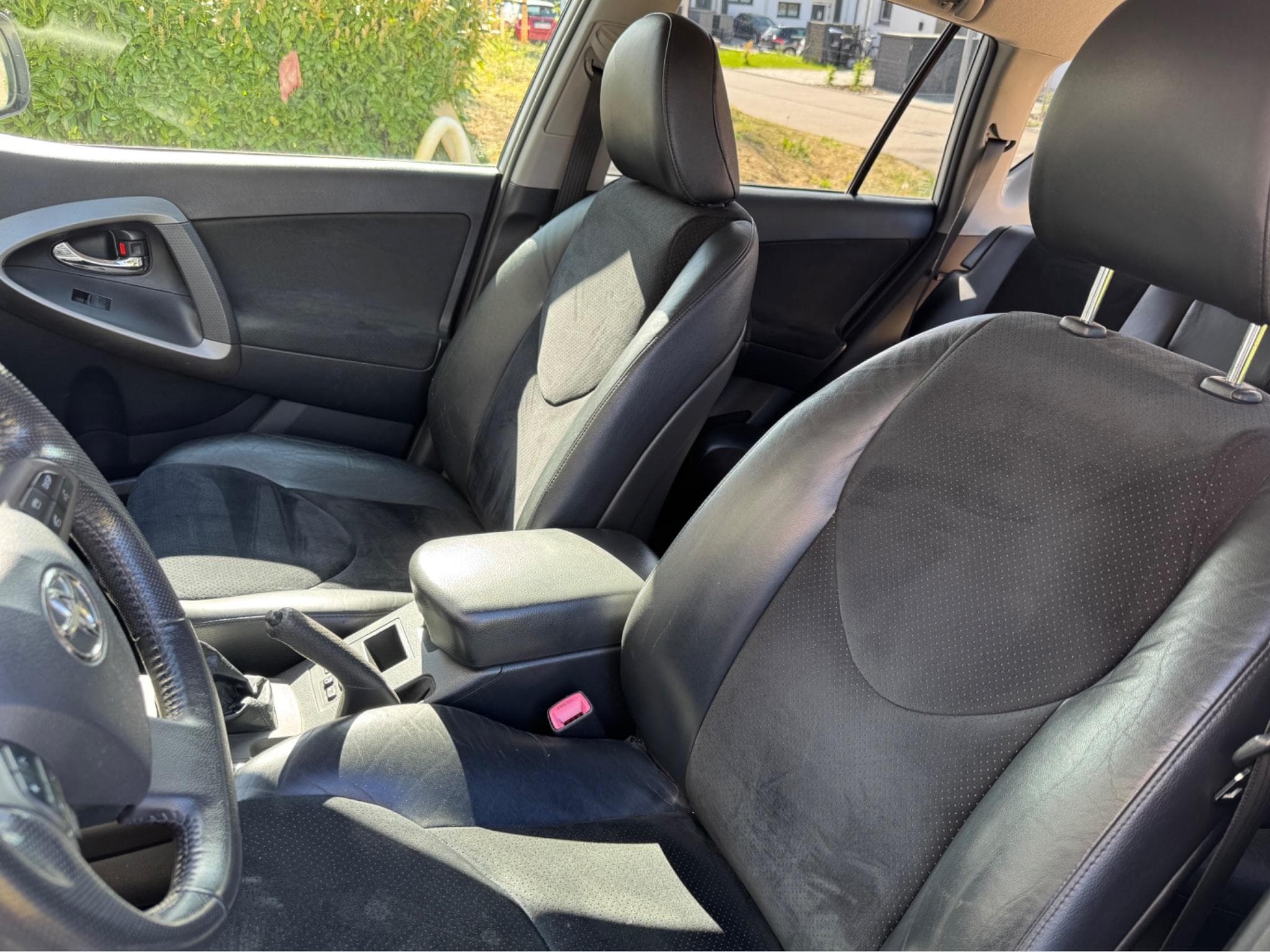 Toyota Rav 4 2.2 D-4d 4x4 Life (2012) - Photo 9