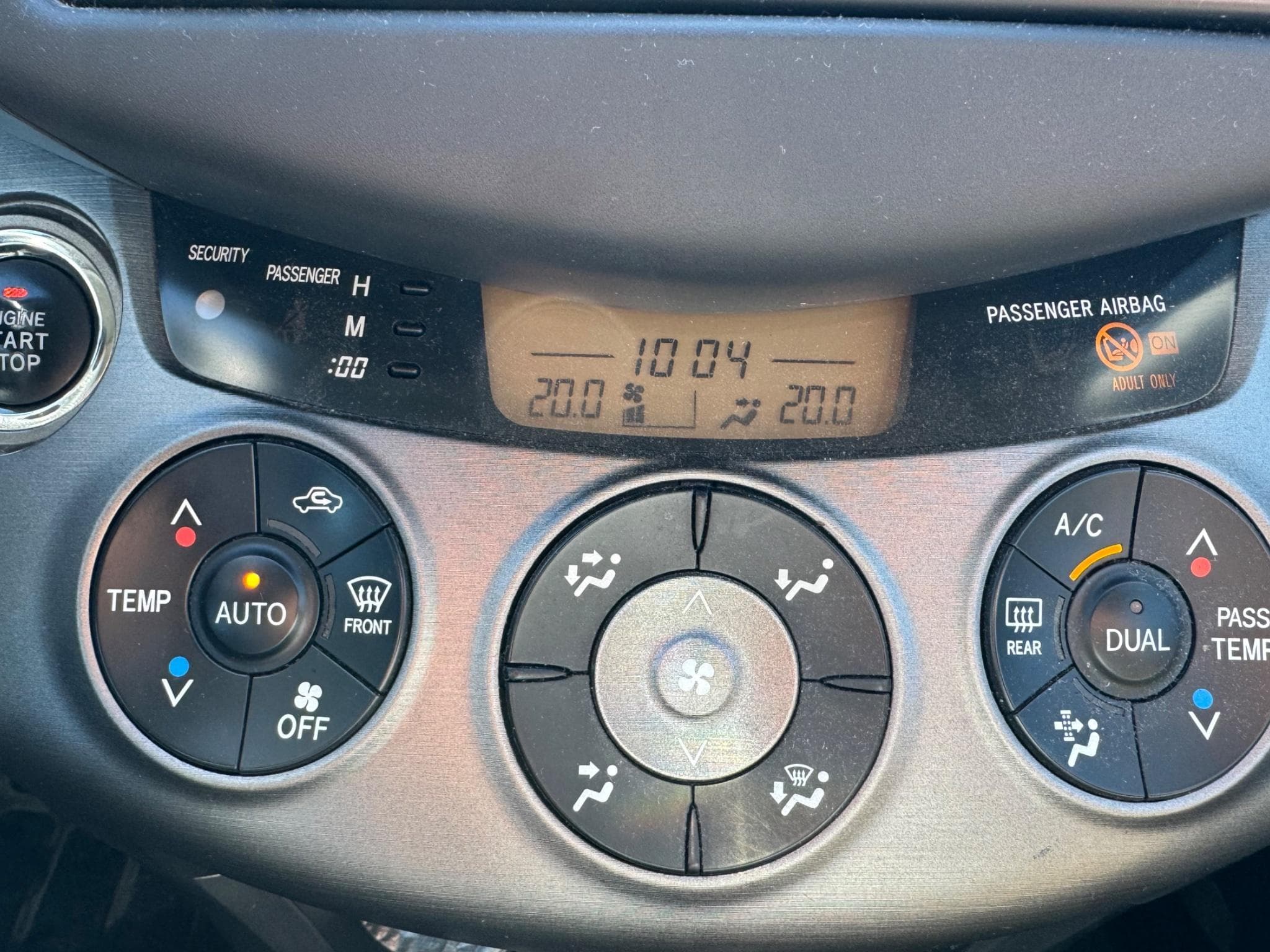 Toyota Rav 4 2.2 D-4d 4x4 Life (2012) - Photo 11