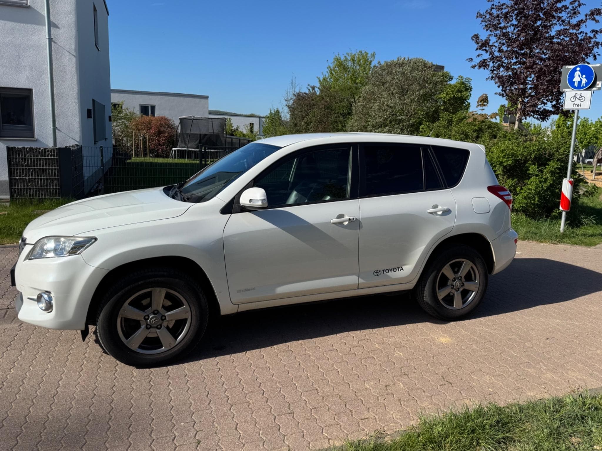 Toyota Rav 4 2.2 D-4d 4x4 Life (2012) - Photo 5