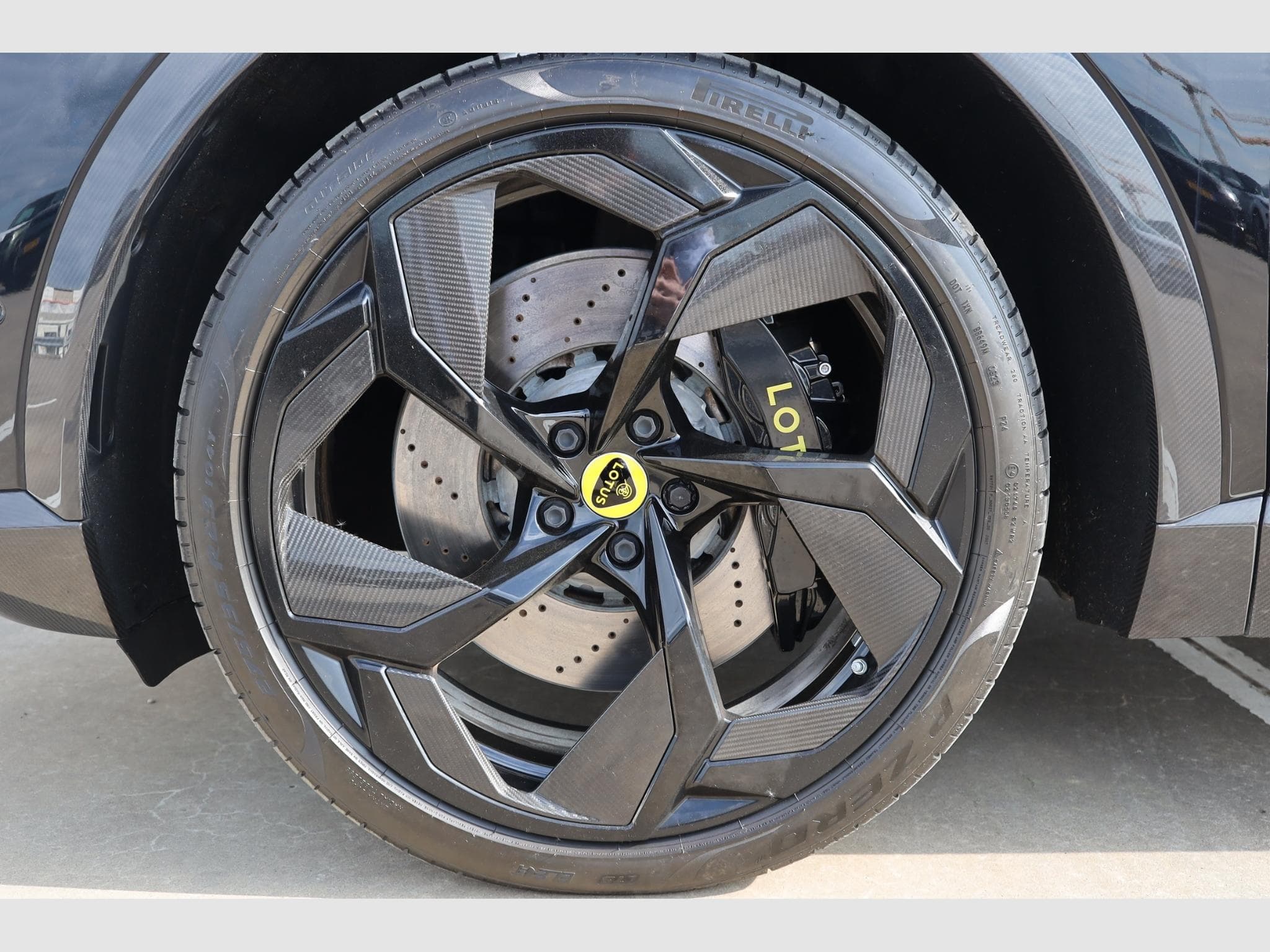 Lotus Eletre R (2024) - Foto 8