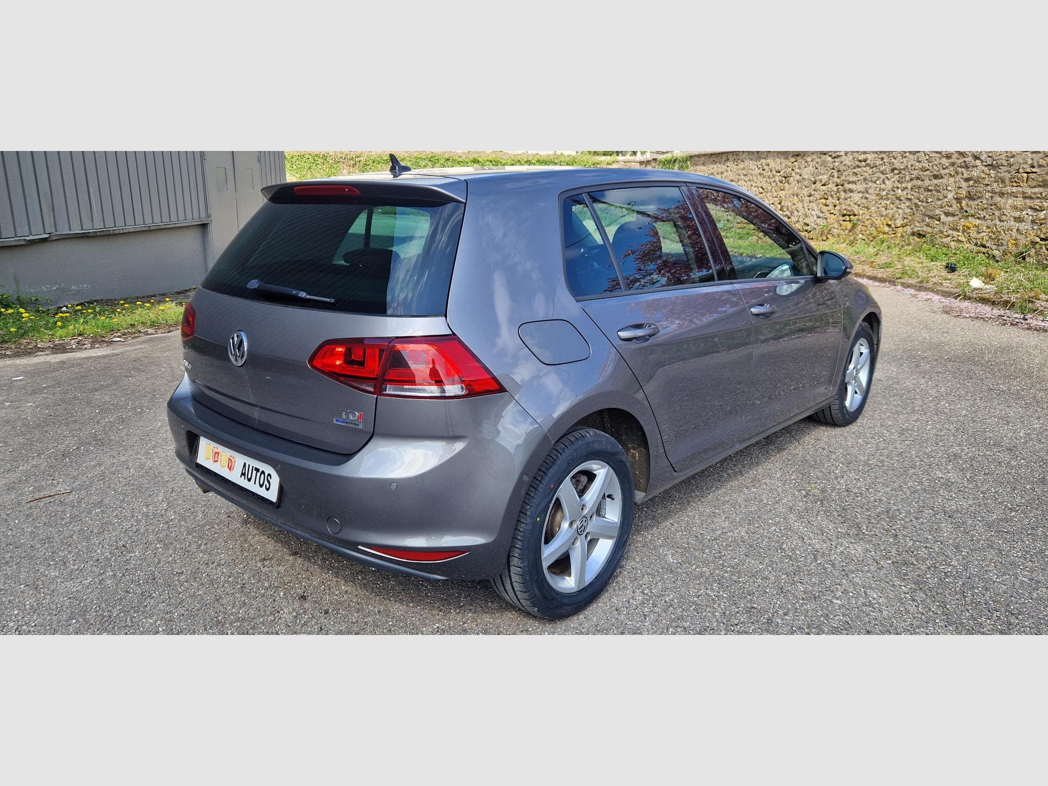 VW Golf 1.6 tdi 105 ch Highline (2014) - Photo 3