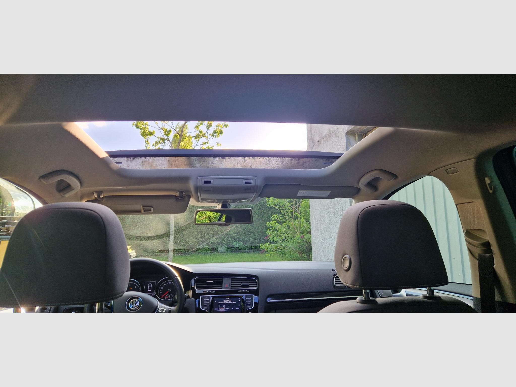 VW Golf 1.6 tdi 105 ch Highline (2014) - Photo 9