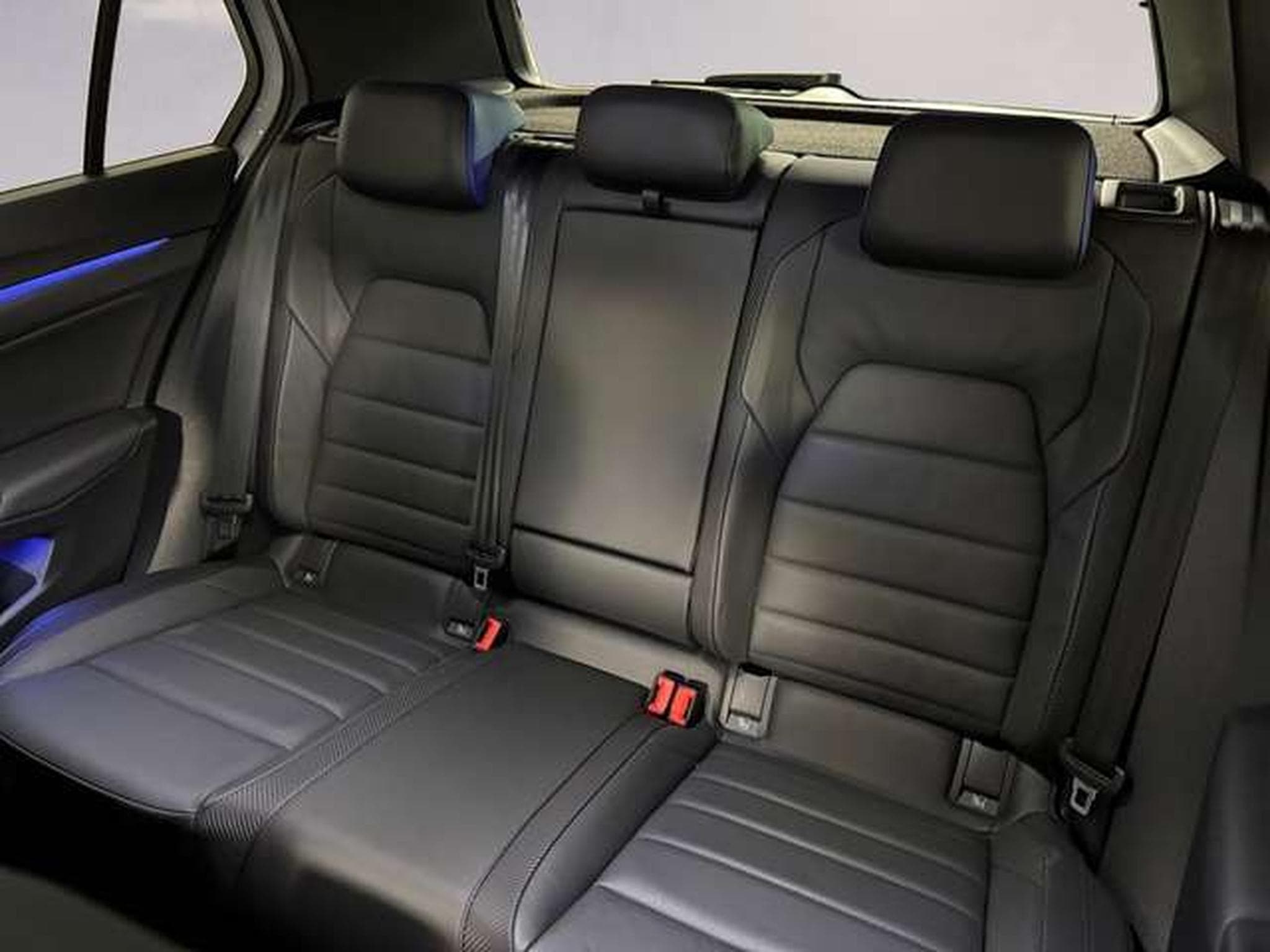 VW Golf R (2023) - Foto 10