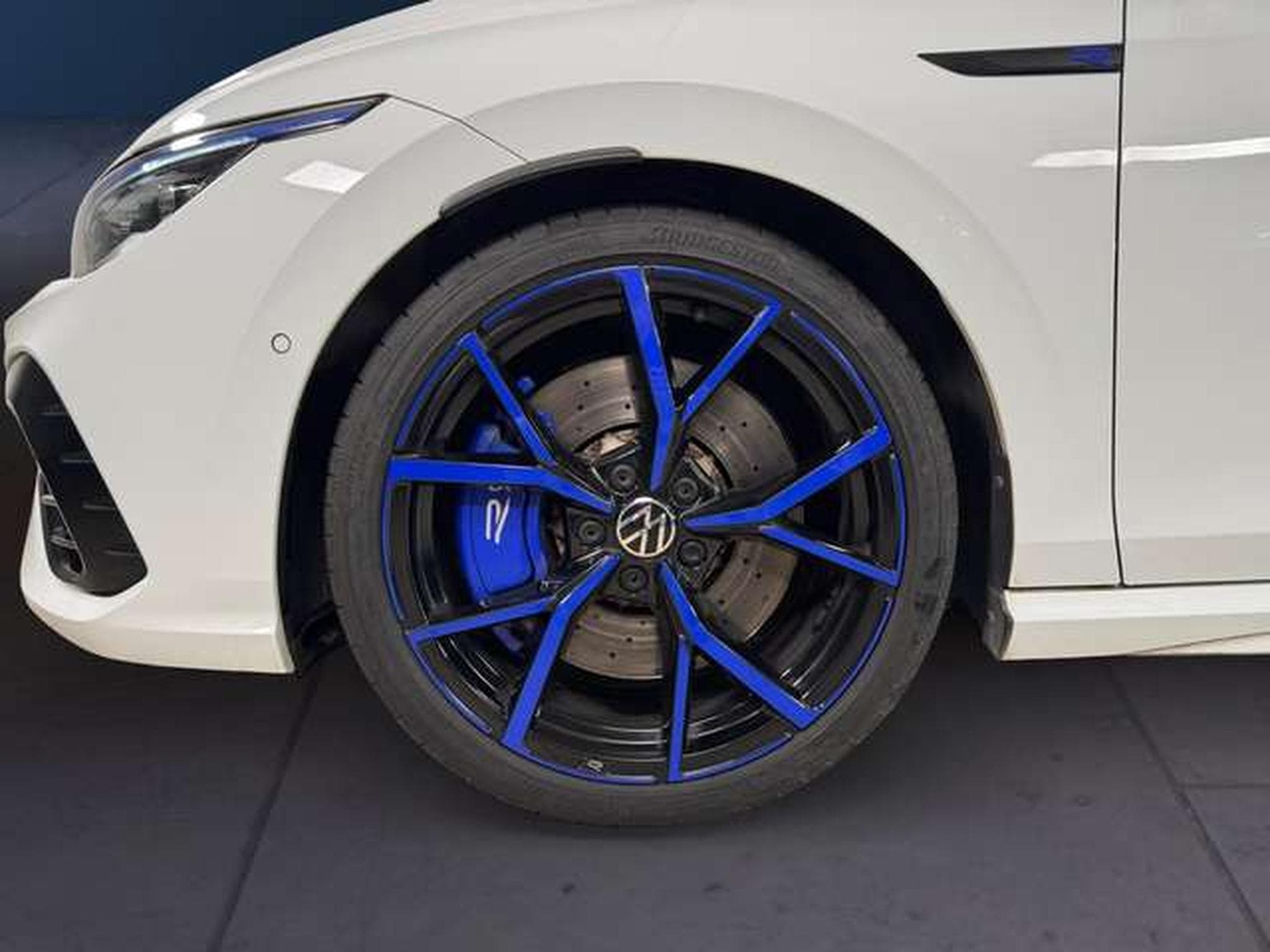 VW Golf R (2023) - Foto 8