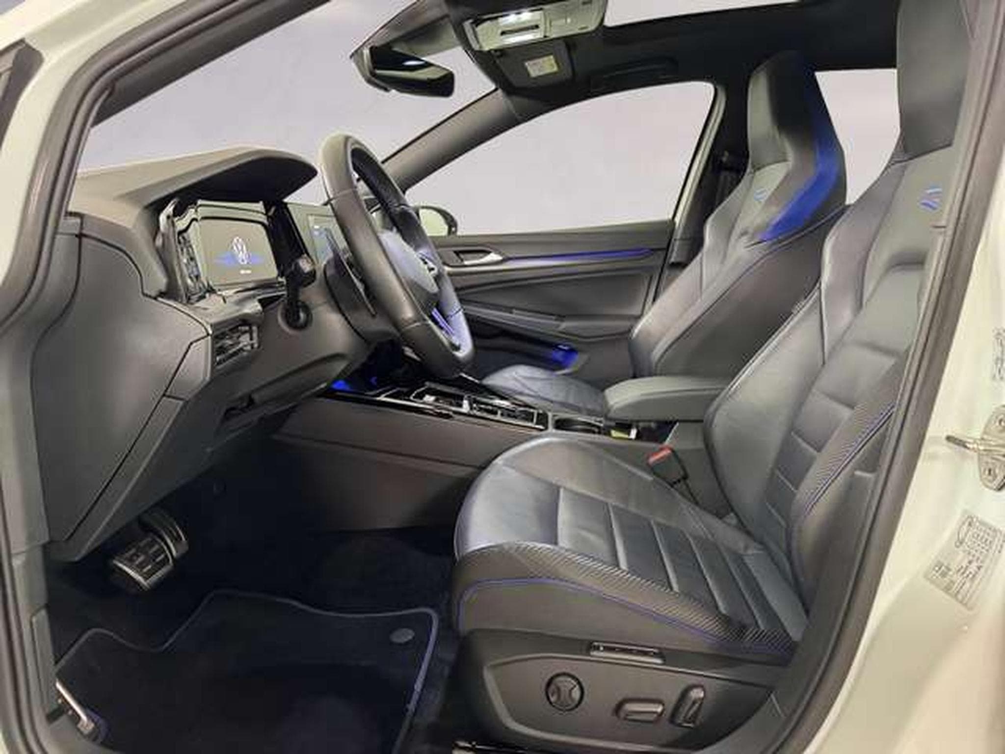 VW Golf R (2023) - Foto 9