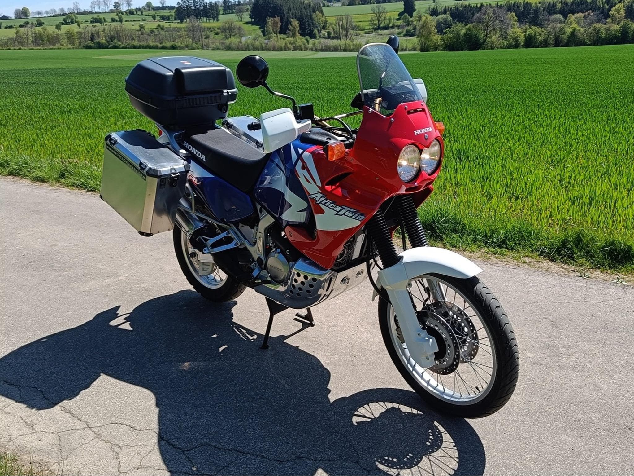 Honda Africa Twin RD07a (2001) - Photo 2