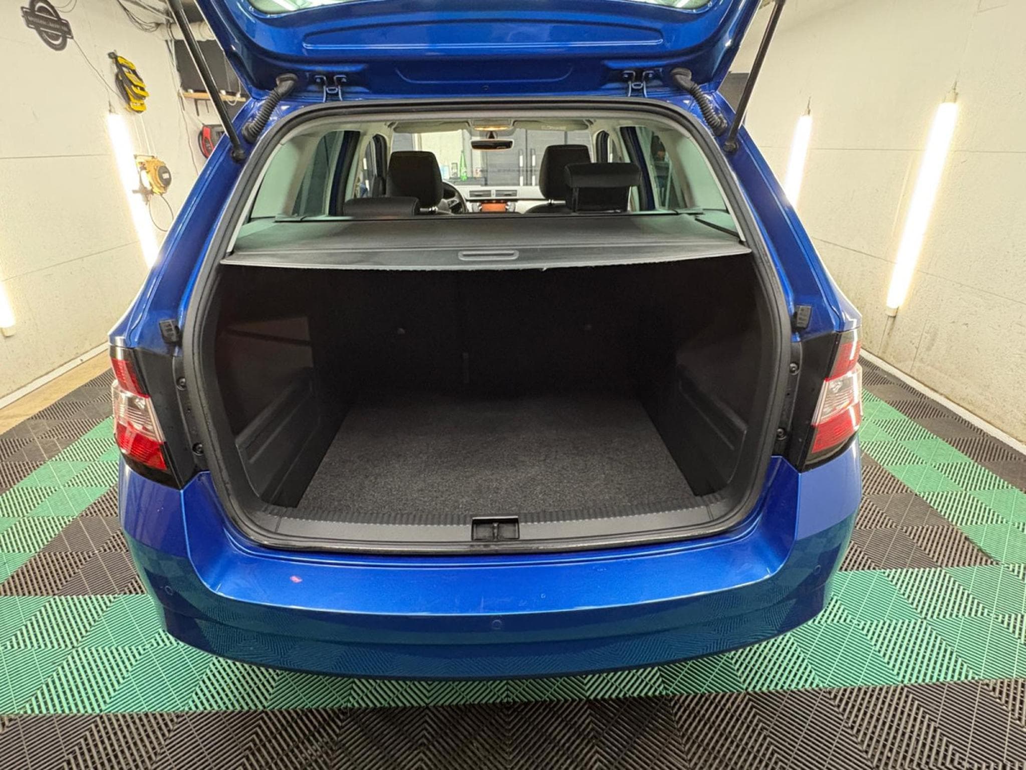 Skoda Fabia JOY1.2 TSI DSG 110 Navi Klima PDC Tempomat Alcantara (2016) - Photo 12