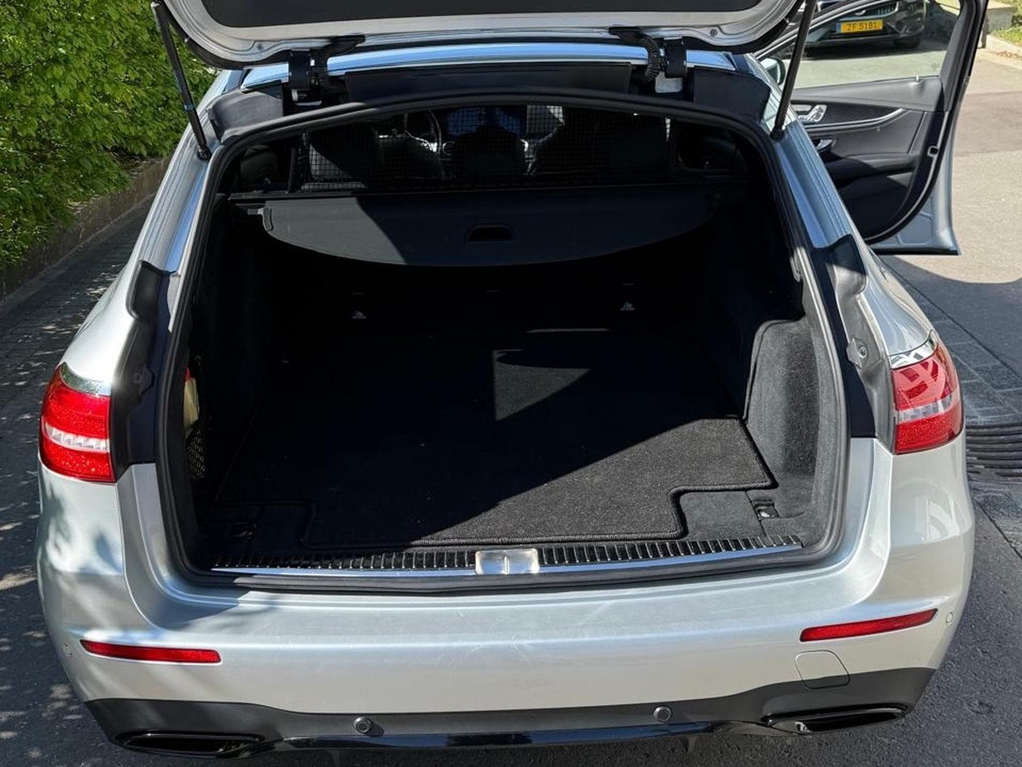 Mercedes E 400 E 400 D AMG Line Airmatic (2018) - Photo 11