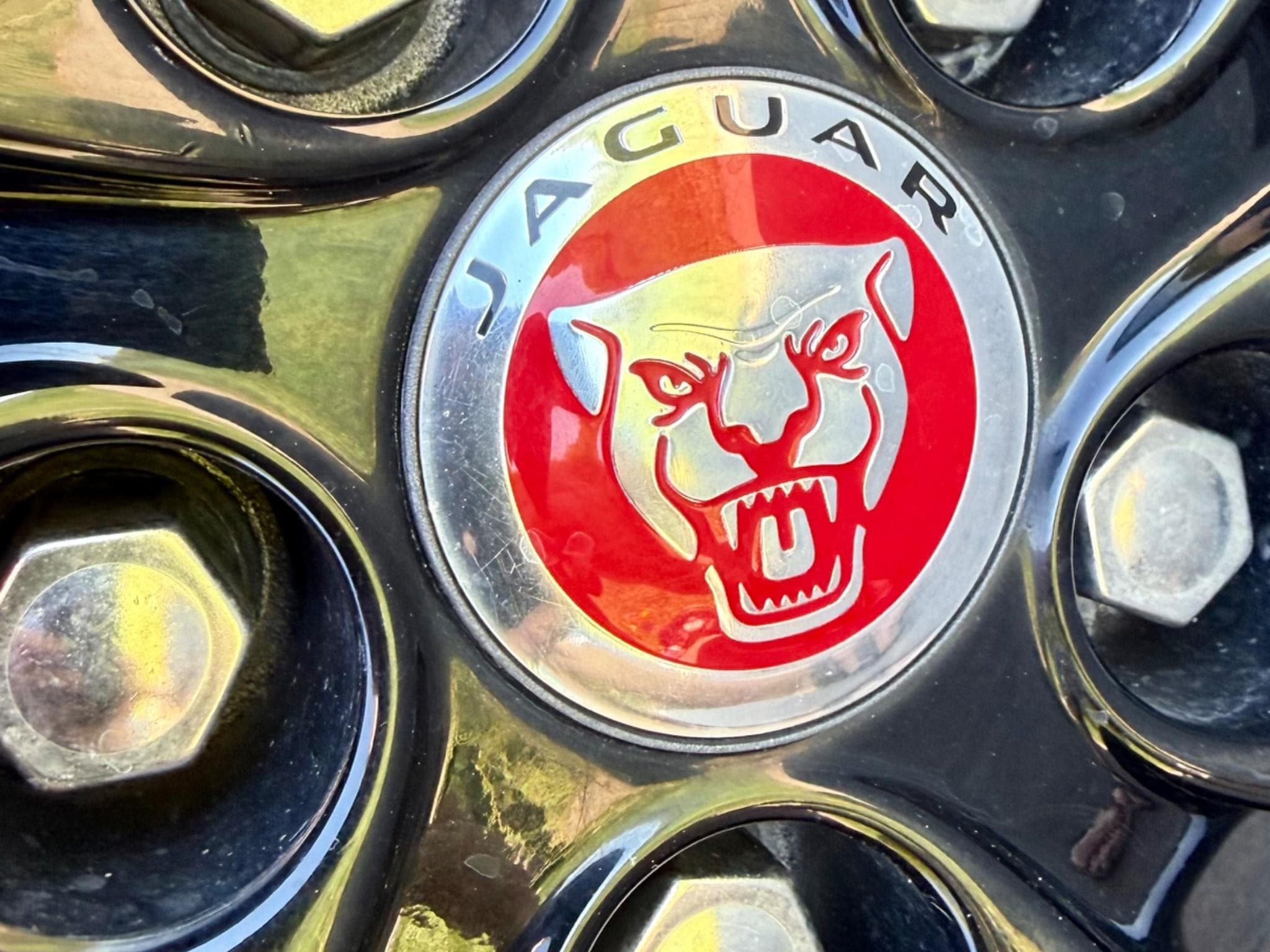 Jaguar F-Pace P250 R-DYNAMIC SE AWD (2022) - Photo 4