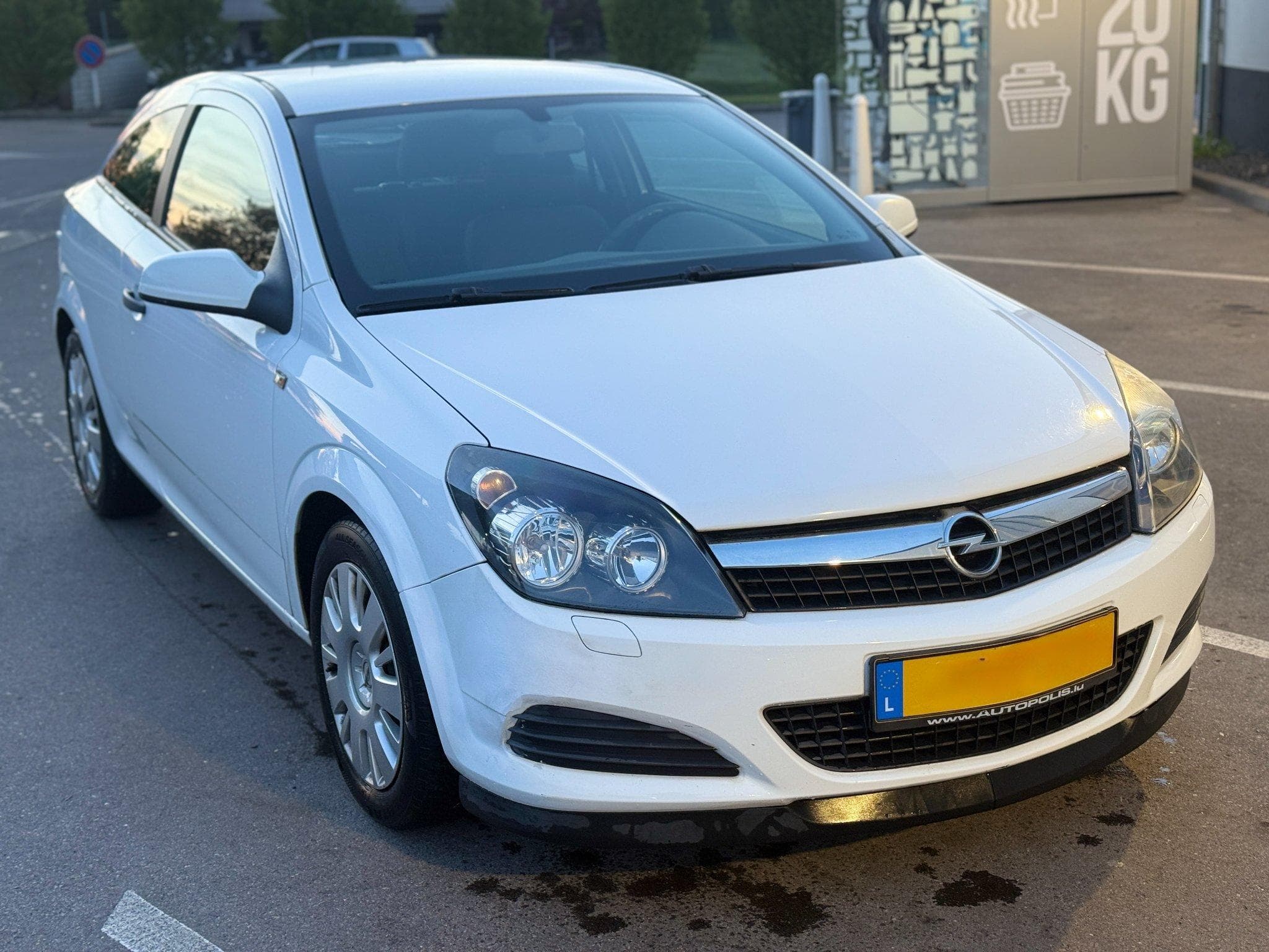 Opel Astra GTC 1.4 Coupé 90 (2009) - Photo 3
