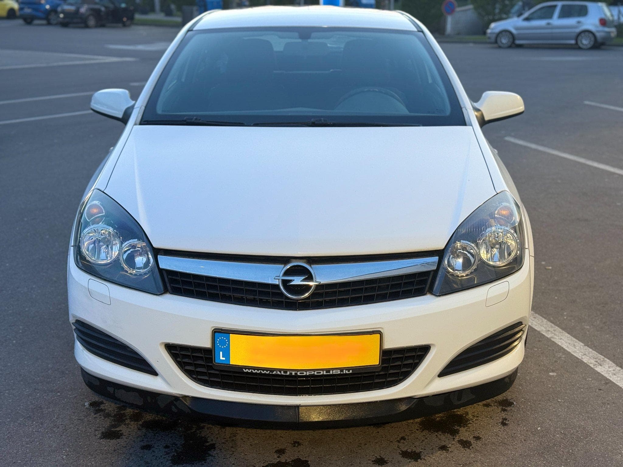 Opel Astra GTC 1.4 Coupé 90 (2009) - Photo 2