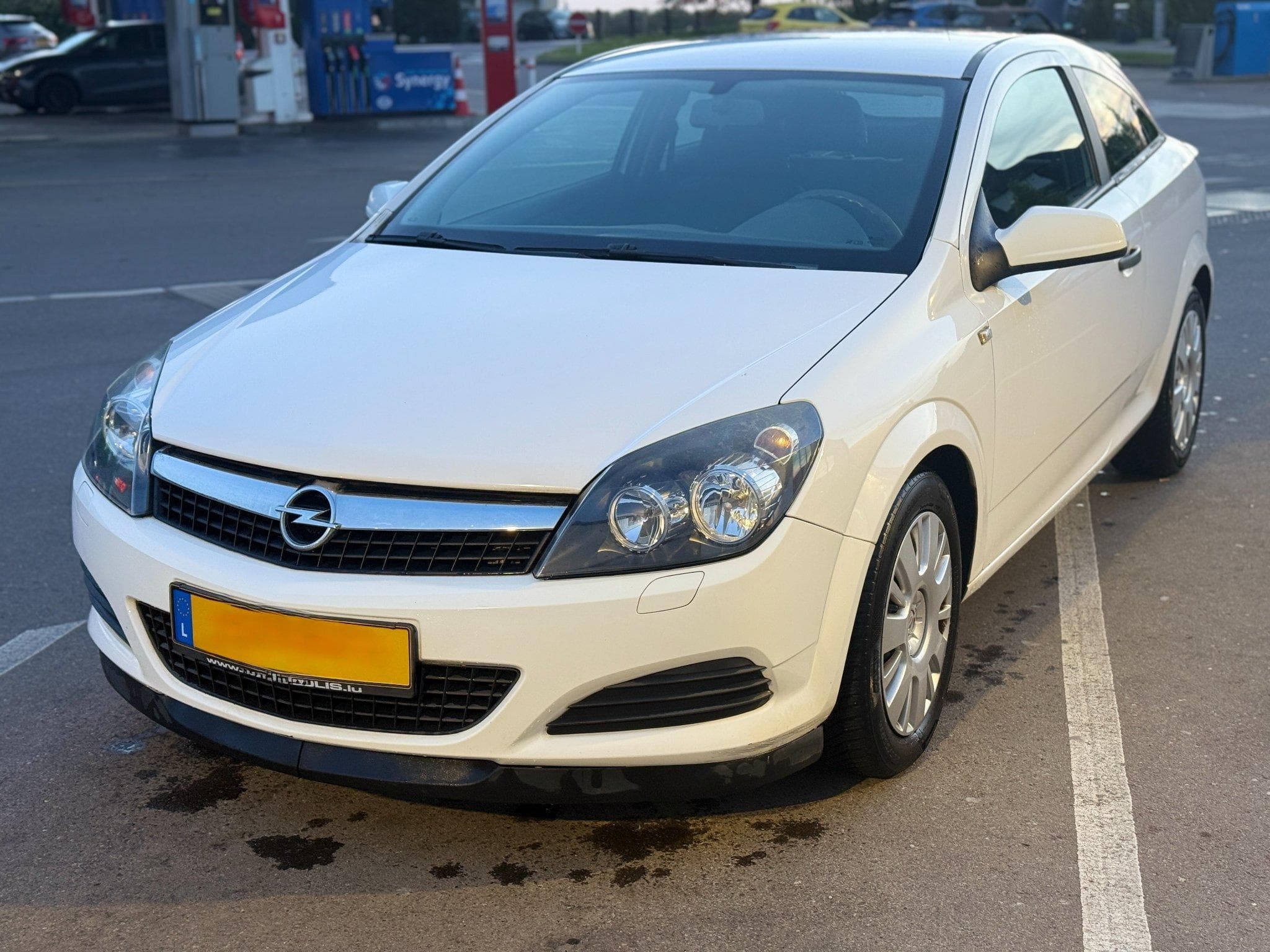 Opel Astra GTC 1.4 Coupé 90 (2009) - Photo 1