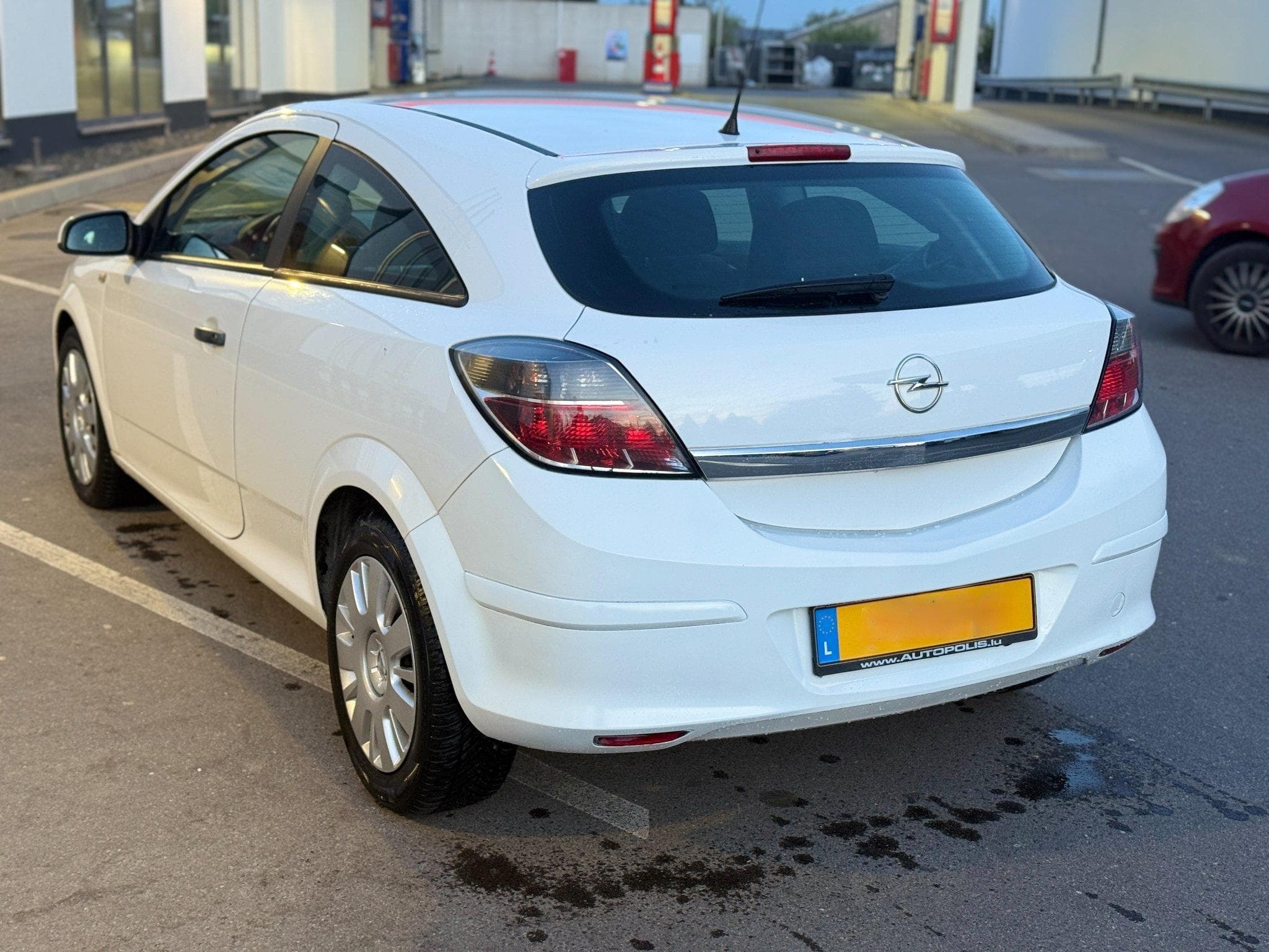 Opel Astra GTC 1.4 Coupé 90 (2009) - Photo 4