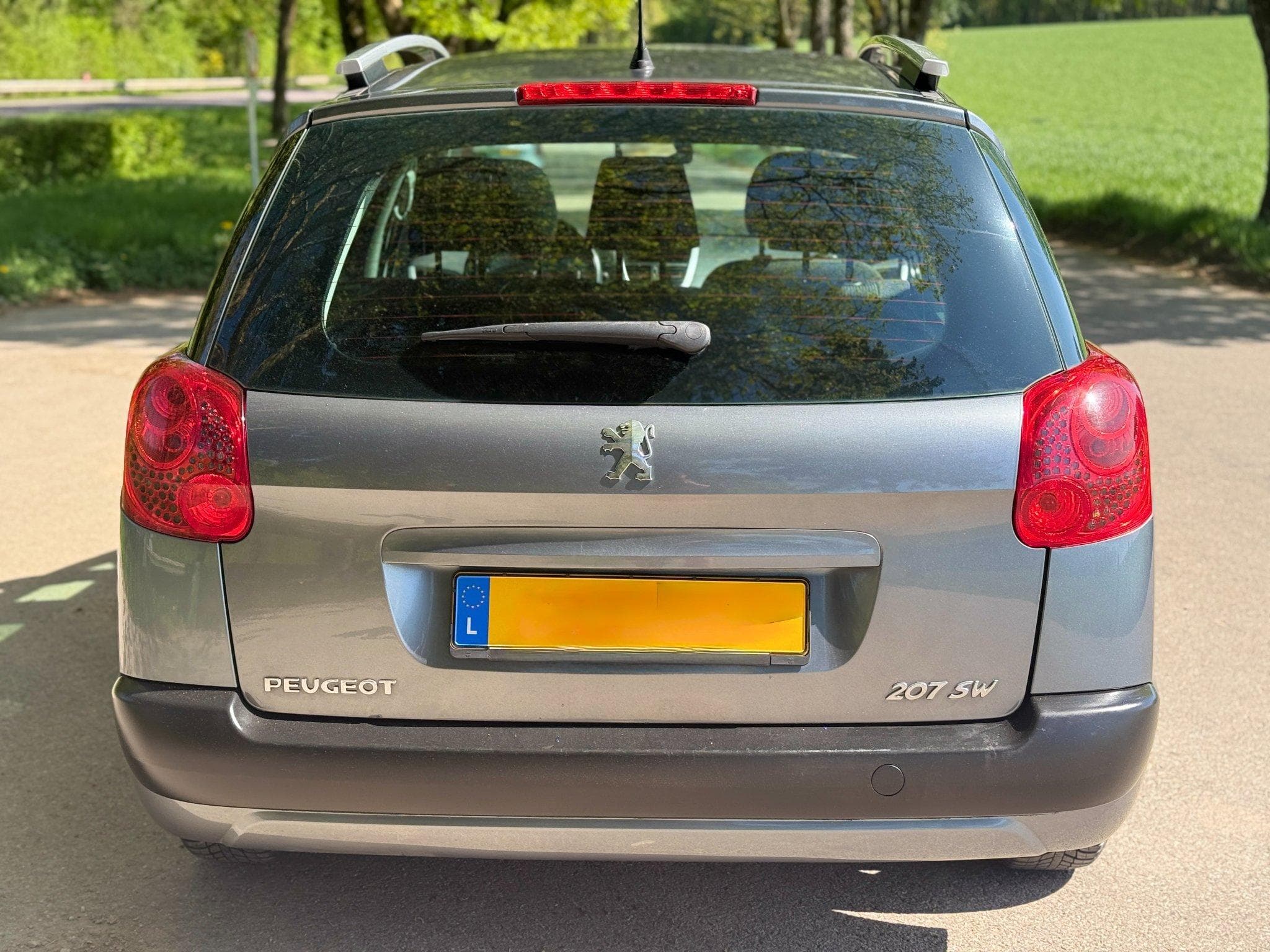 Peugeot 207 SW 1.4 Break 95 (2011) - Photo 5