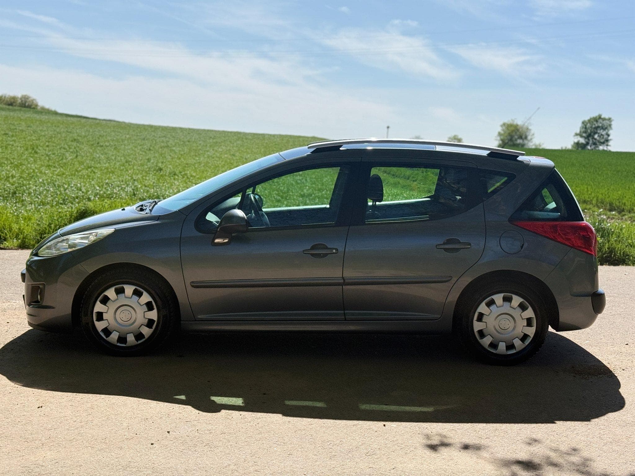 Peugeot 207 SW 1.4 Break 95 (2011) - Photo 7