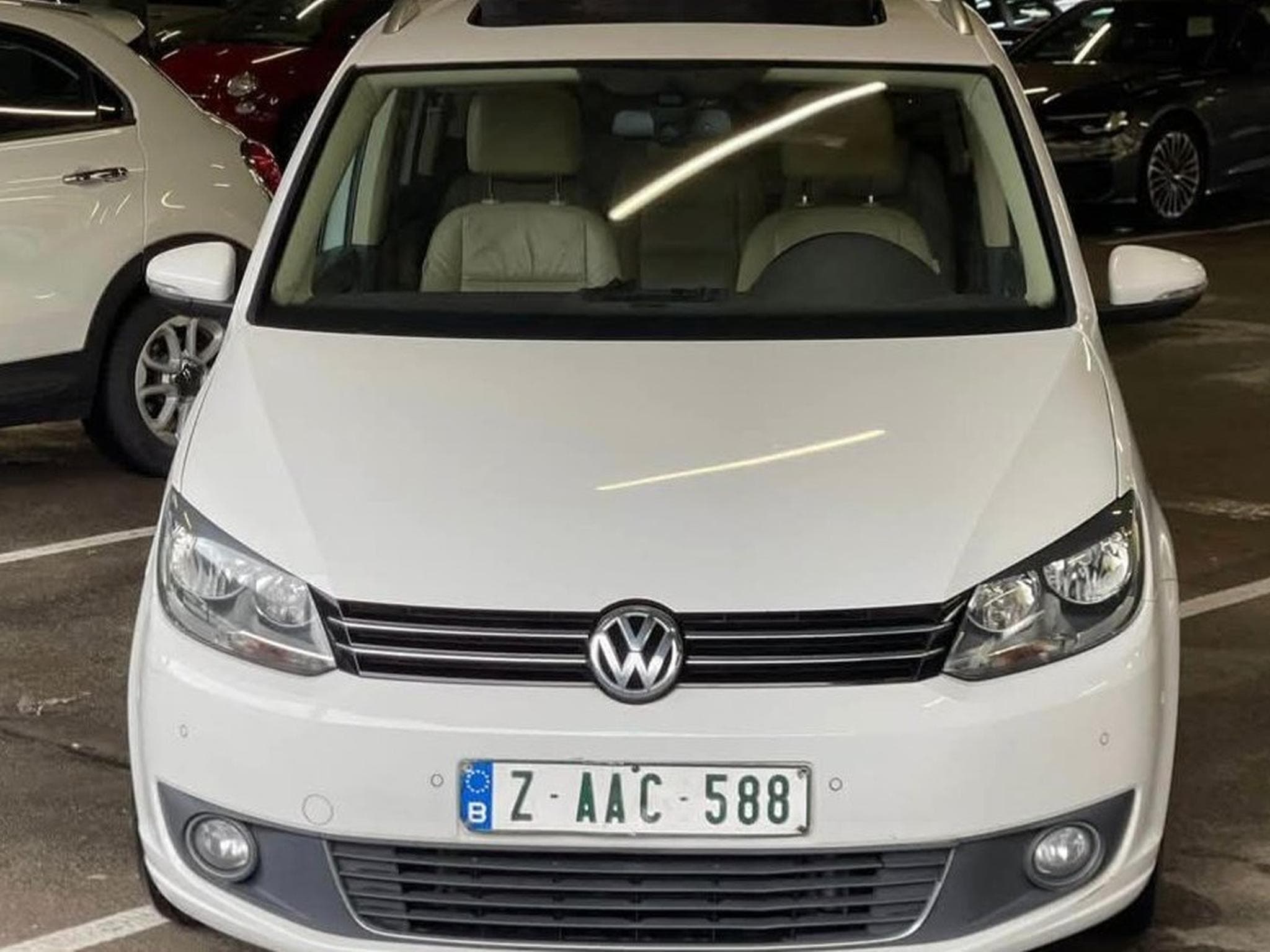 VW Touran 1.6tdi (2012) - Photo 1