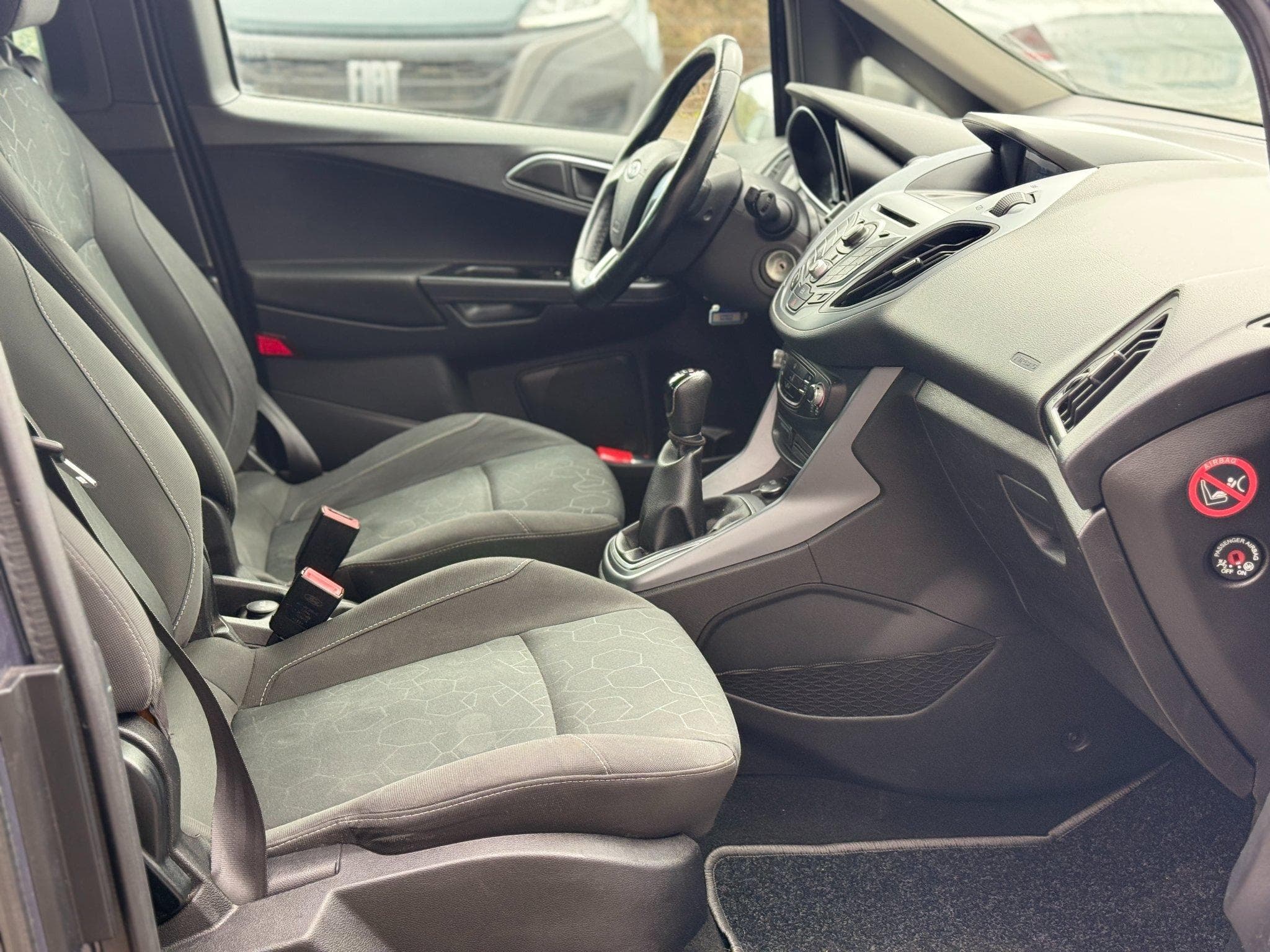 Ford B-Max 1.6 tdci 95 (2013) - Photo 9